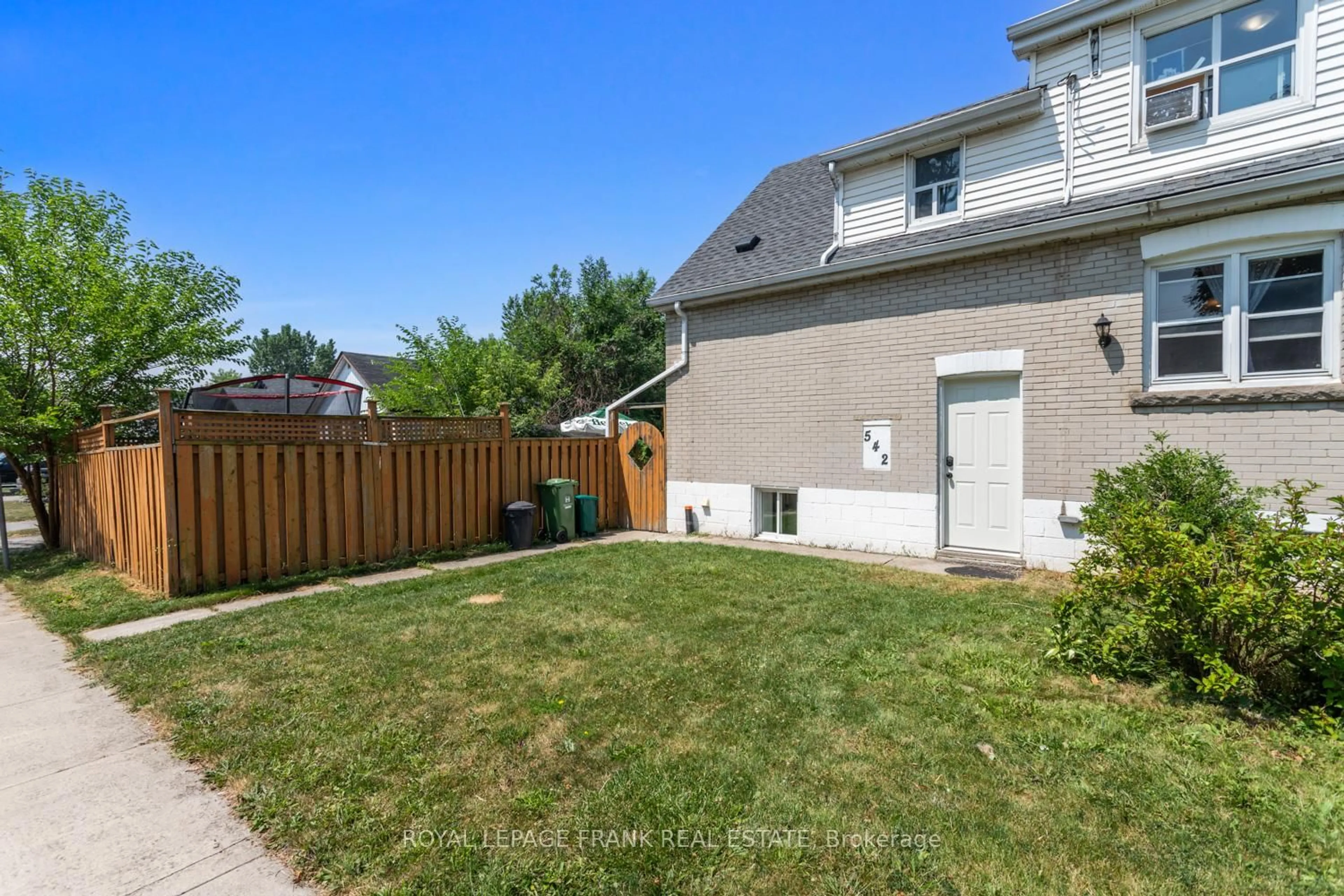 Patio, street for 542 Walmer Rd, Hamilton Ontario L8H 3E6