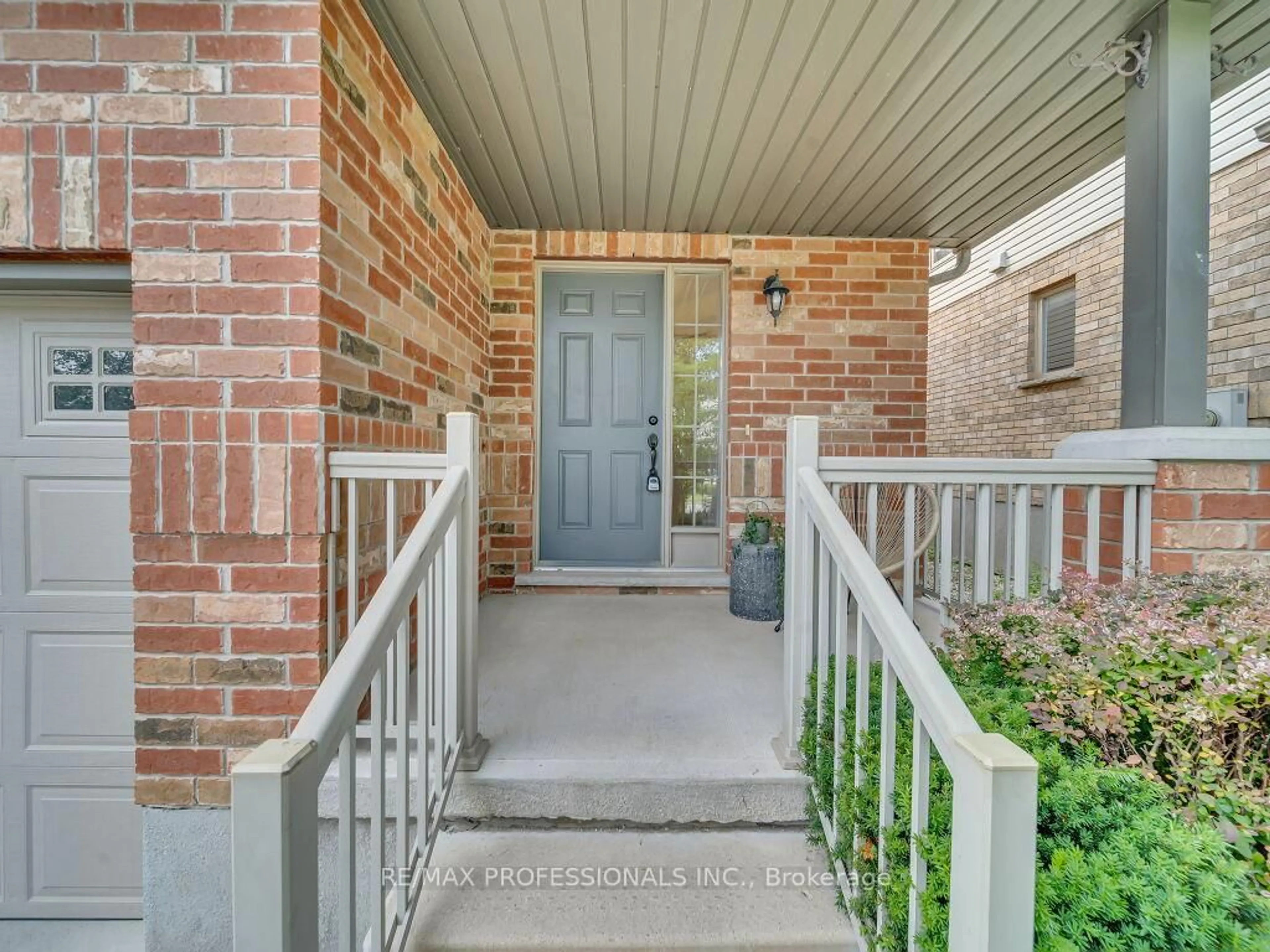 Indoor entryway for 36 Acker St, Guelph Ontario N1H 6J1