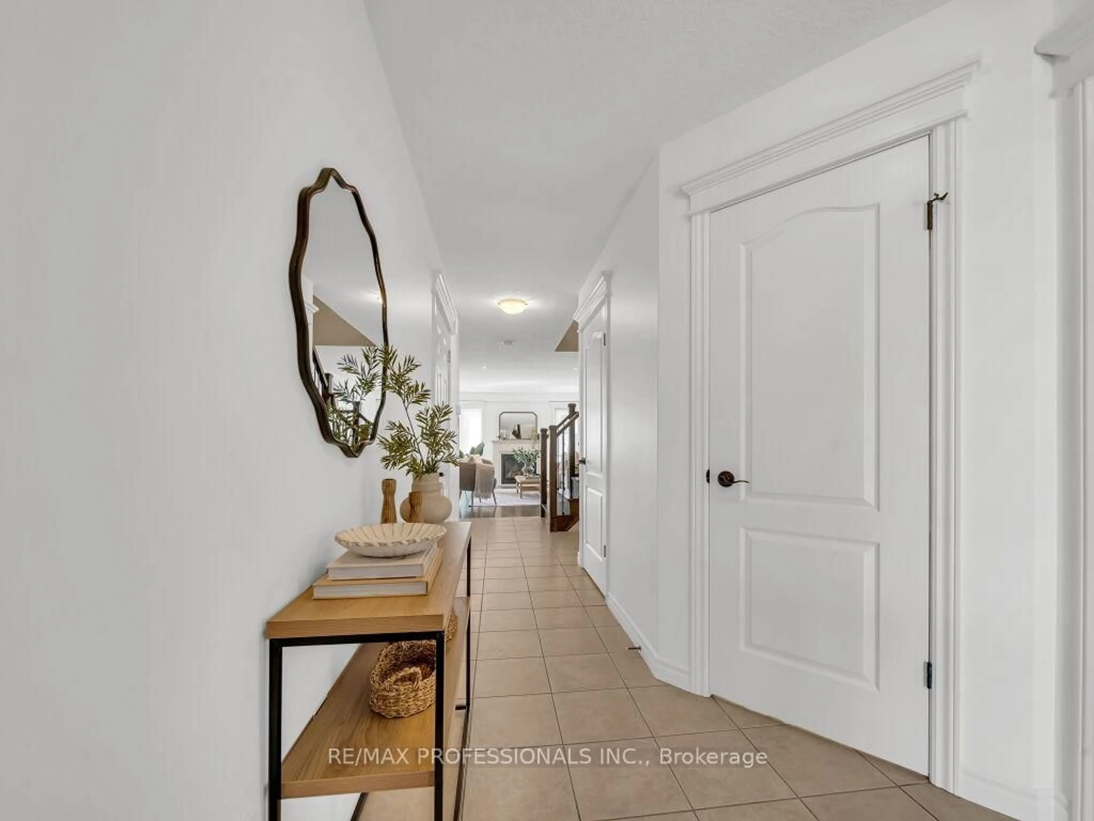 Indoor entryway for 36 Acker St, Guelph Ontario N1H 6J1