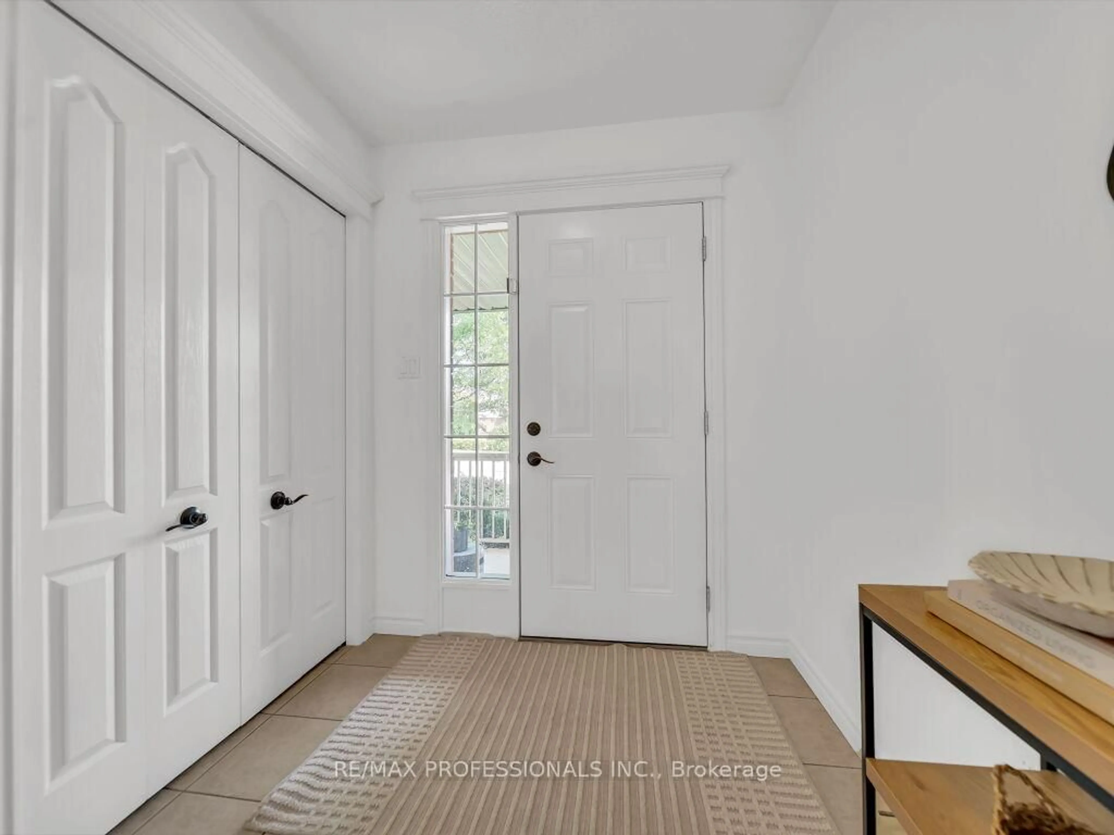 Indoor entryway for 36 Acker St, Guelph Ontario N1H 6J1
