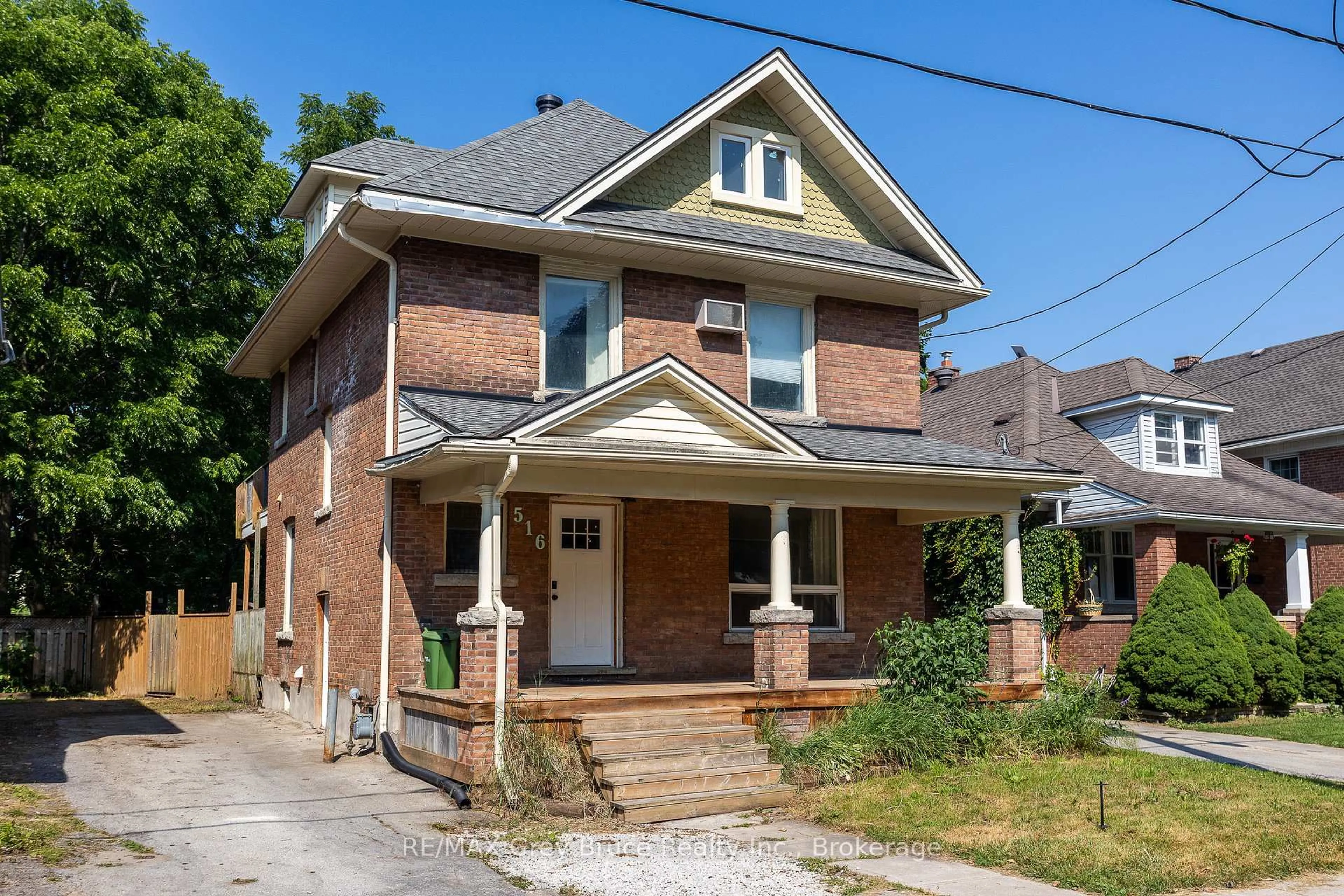 Home with brick exterior material, street for 516 4th Ave, Owen Sound Ontario N4K 2N2