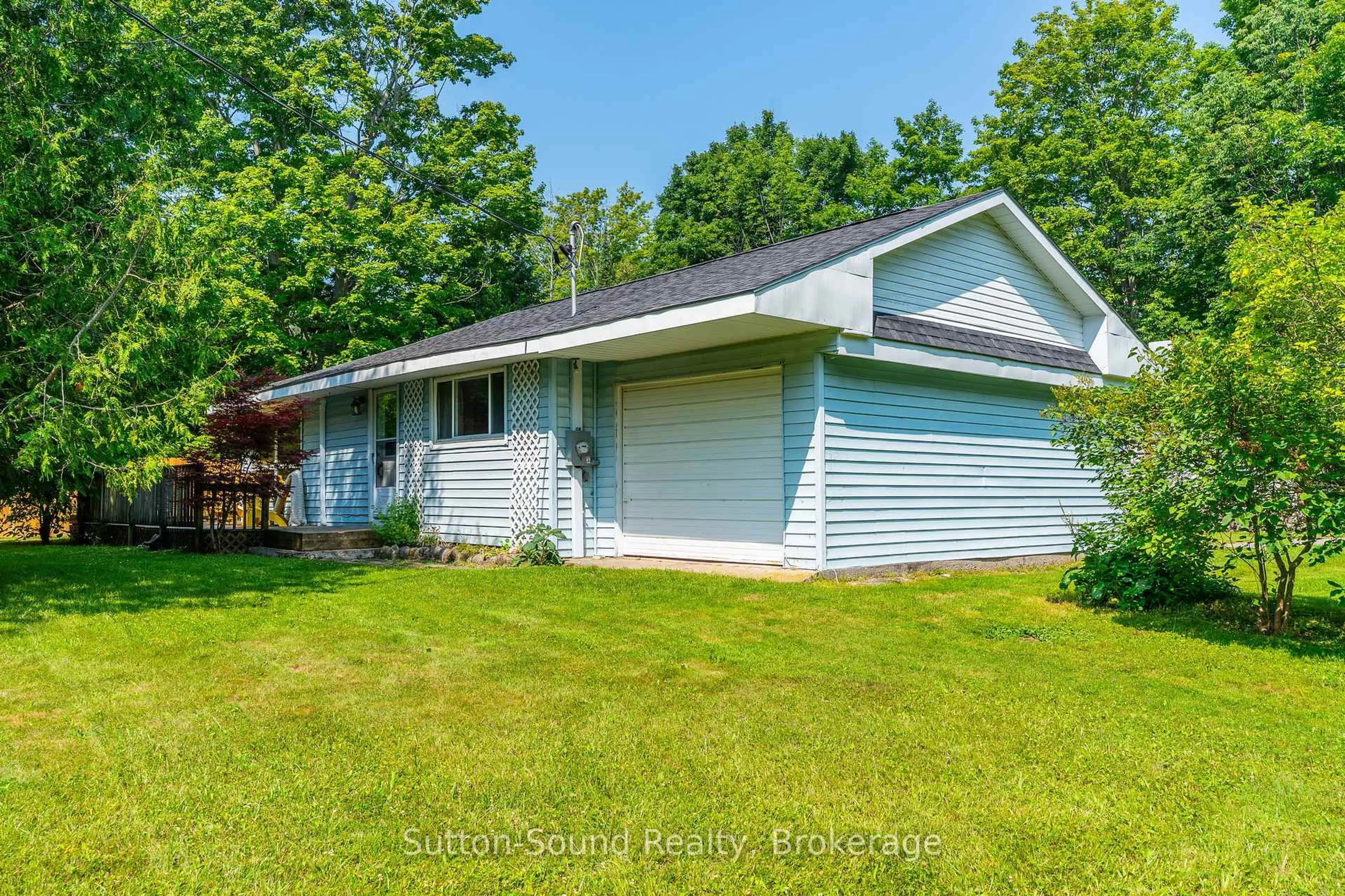 Home with vinyl exterior material, water/lake/river/ocean view for 29 Avele Rd, South Bruce Peninsula Ontario N0H 1X0