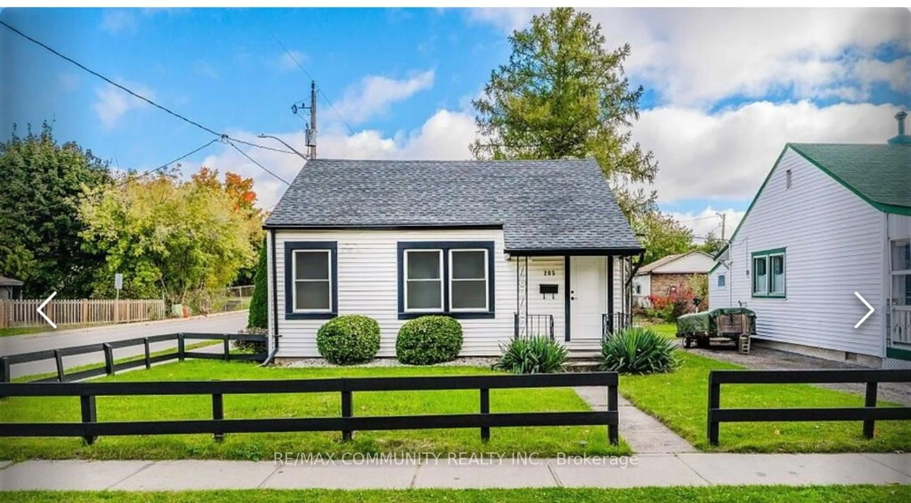 Home with vinyl exterior material, street for 205 Schlueter St, Cambridge Ontario N3H 4B6