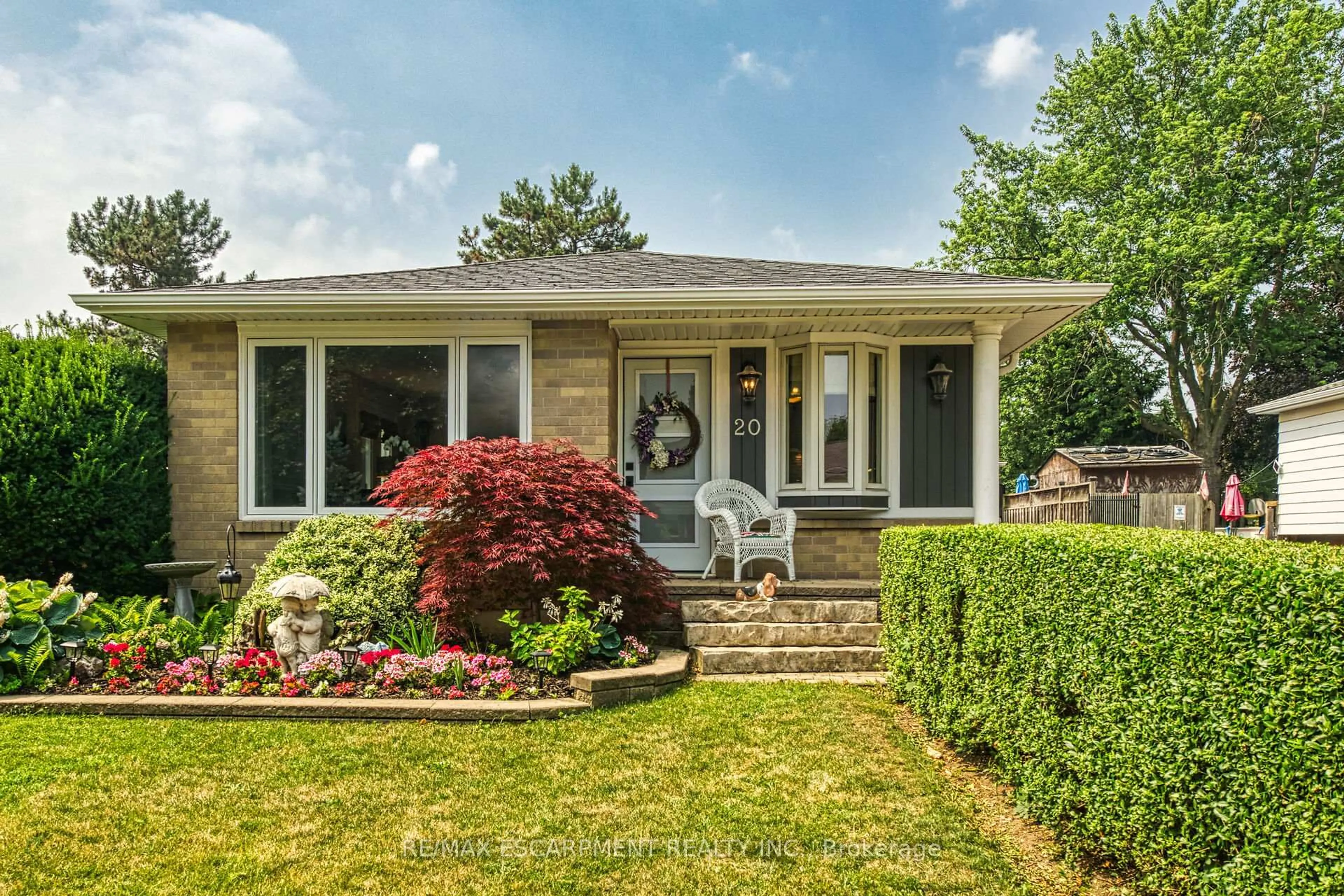 Home with vinyl exterior material, street for 20 William Johnson St, Hamilton Ontario L8J 1B4