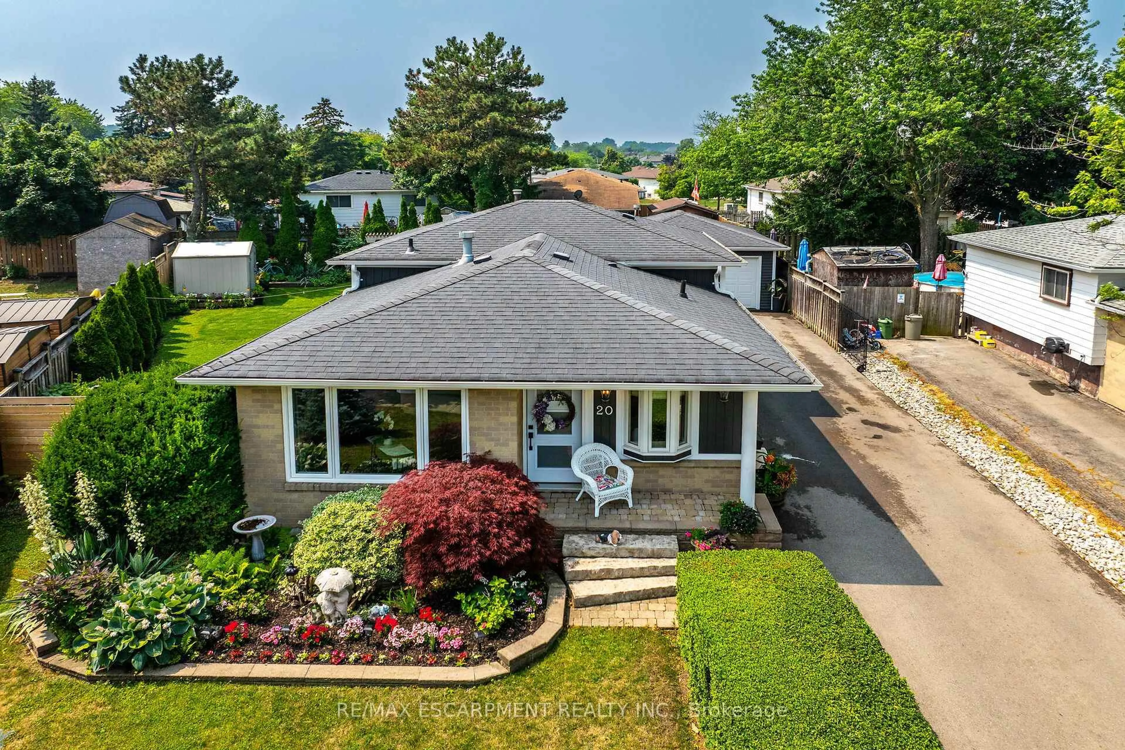 A pic from outside/outdoor area/front of a property/back of a property/a pic from drone, street for 20 William Johnson St, Hamilton Ontario L8J 1B4