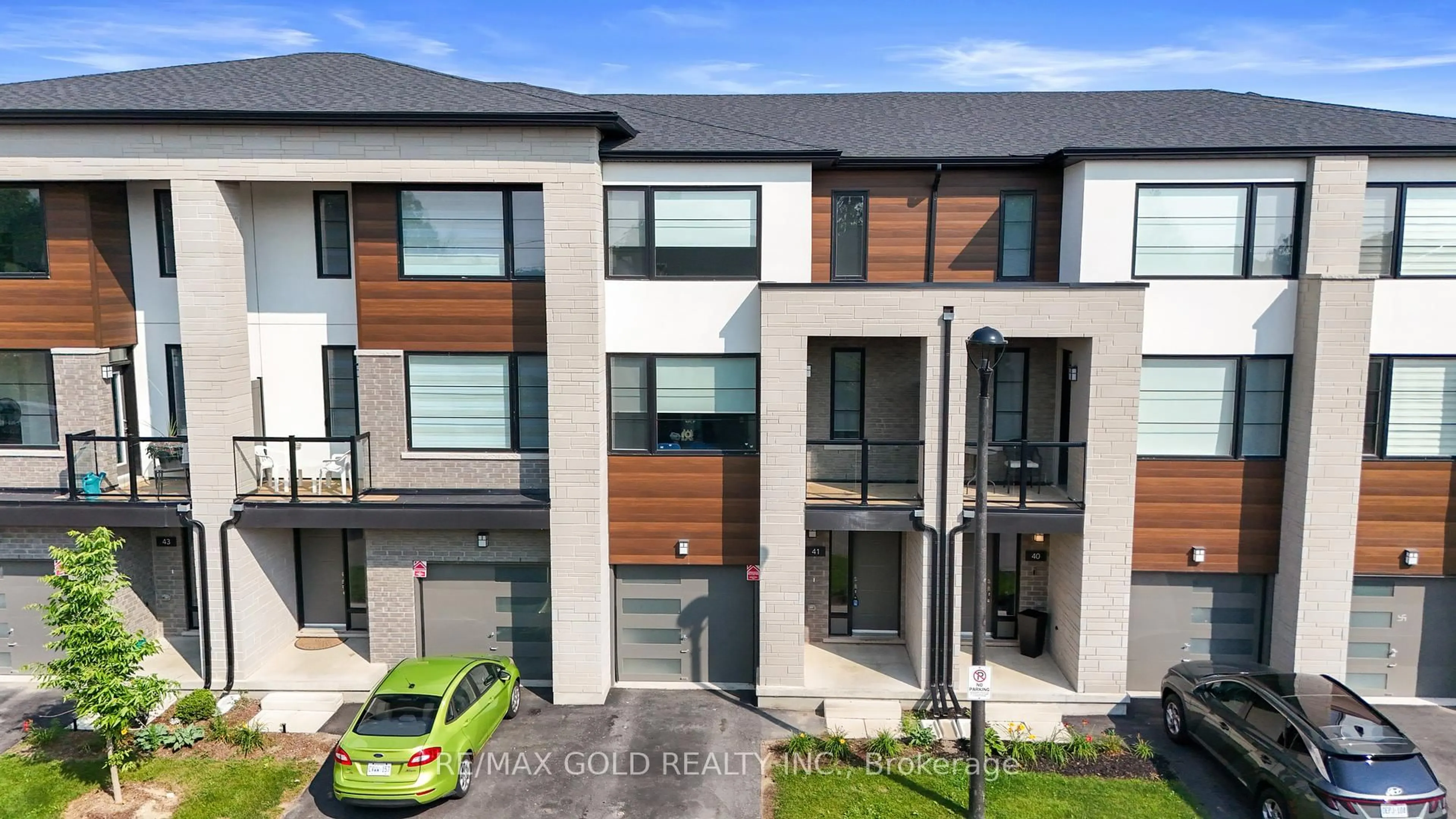A pic from outside/outdoor area/front of a property/back of a property/a pic from drone, street for 350 River Rd #41, Cambridge Ontario N3C 2B7