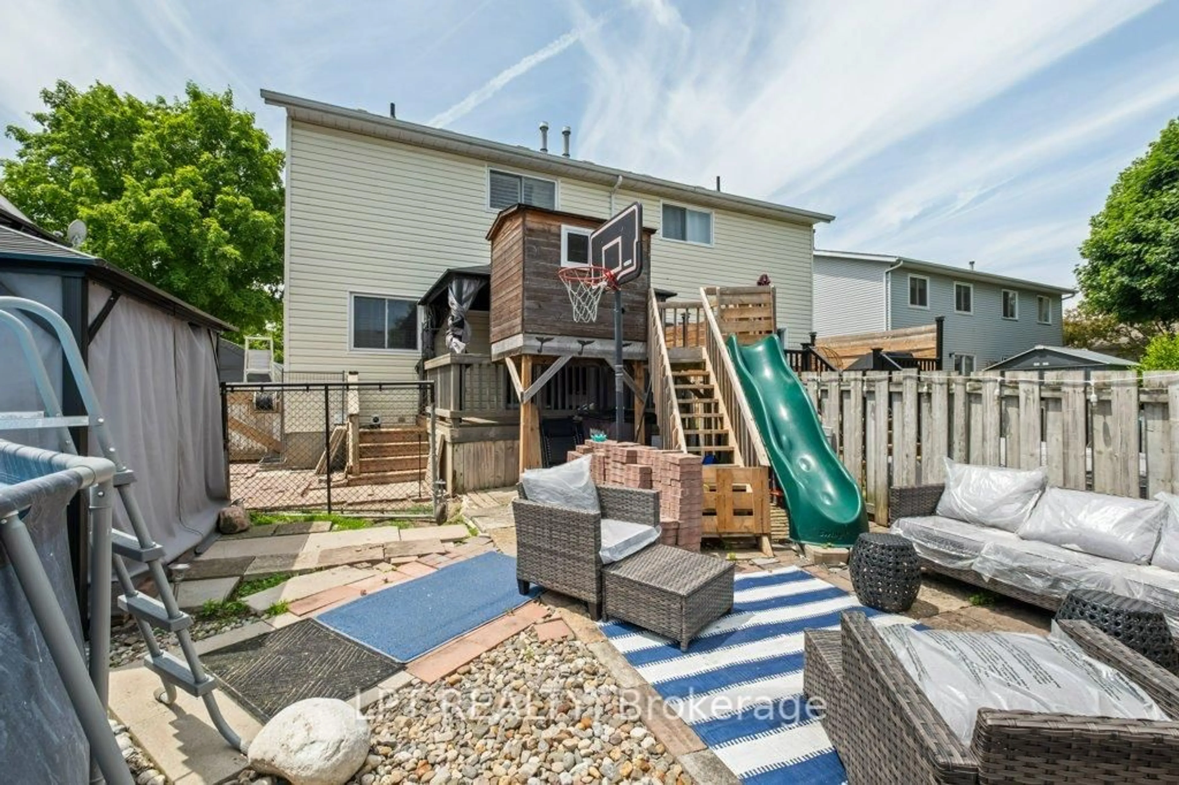 Patio, street for 975 Warburton Cres, Kingston Ontario K7M 8L1