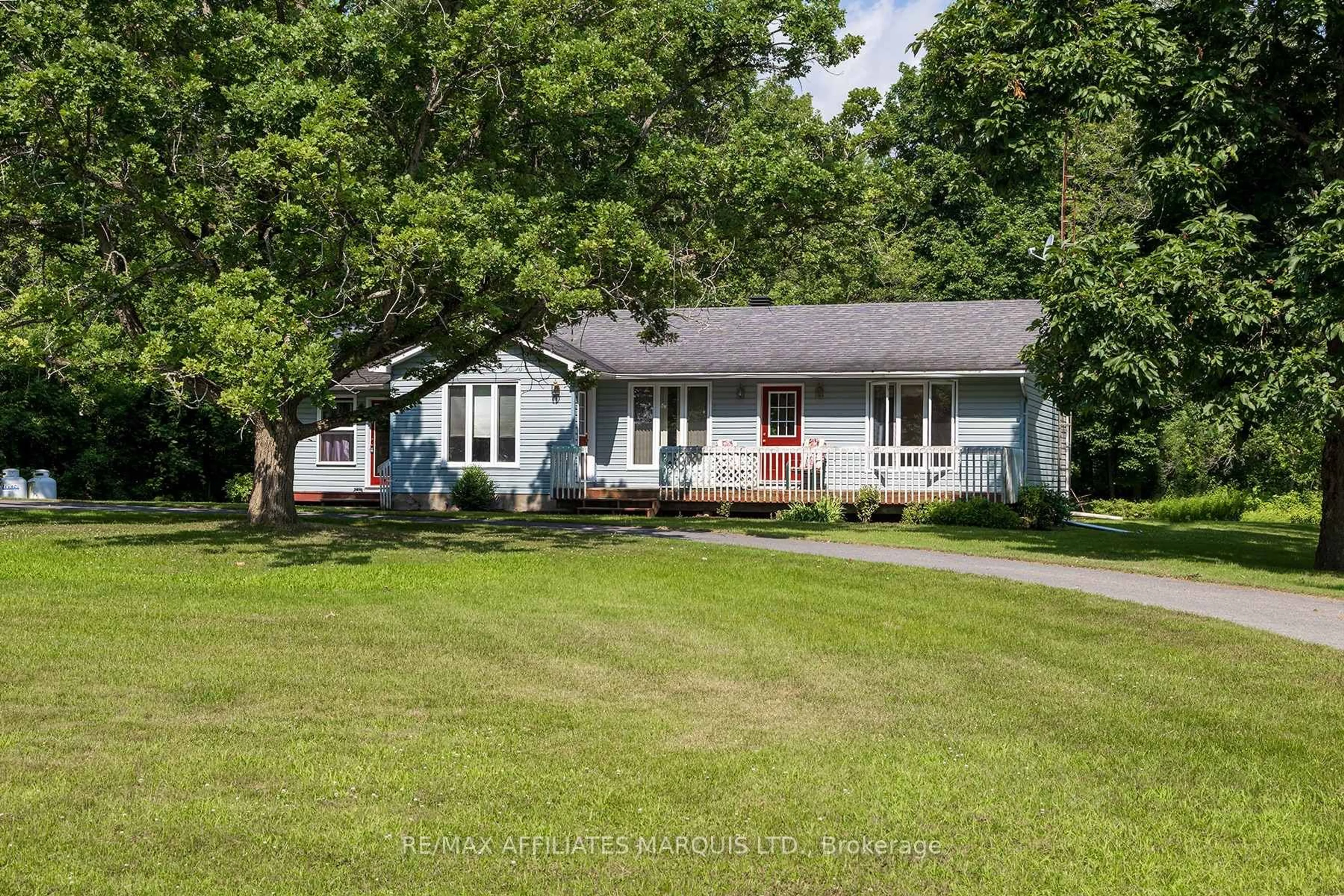 A pic from outside/outdoor area/front of a property/back of a property/a pic from drone, street for 13902 Willbruck Dr, South Dundas Ontario K0C 1X0