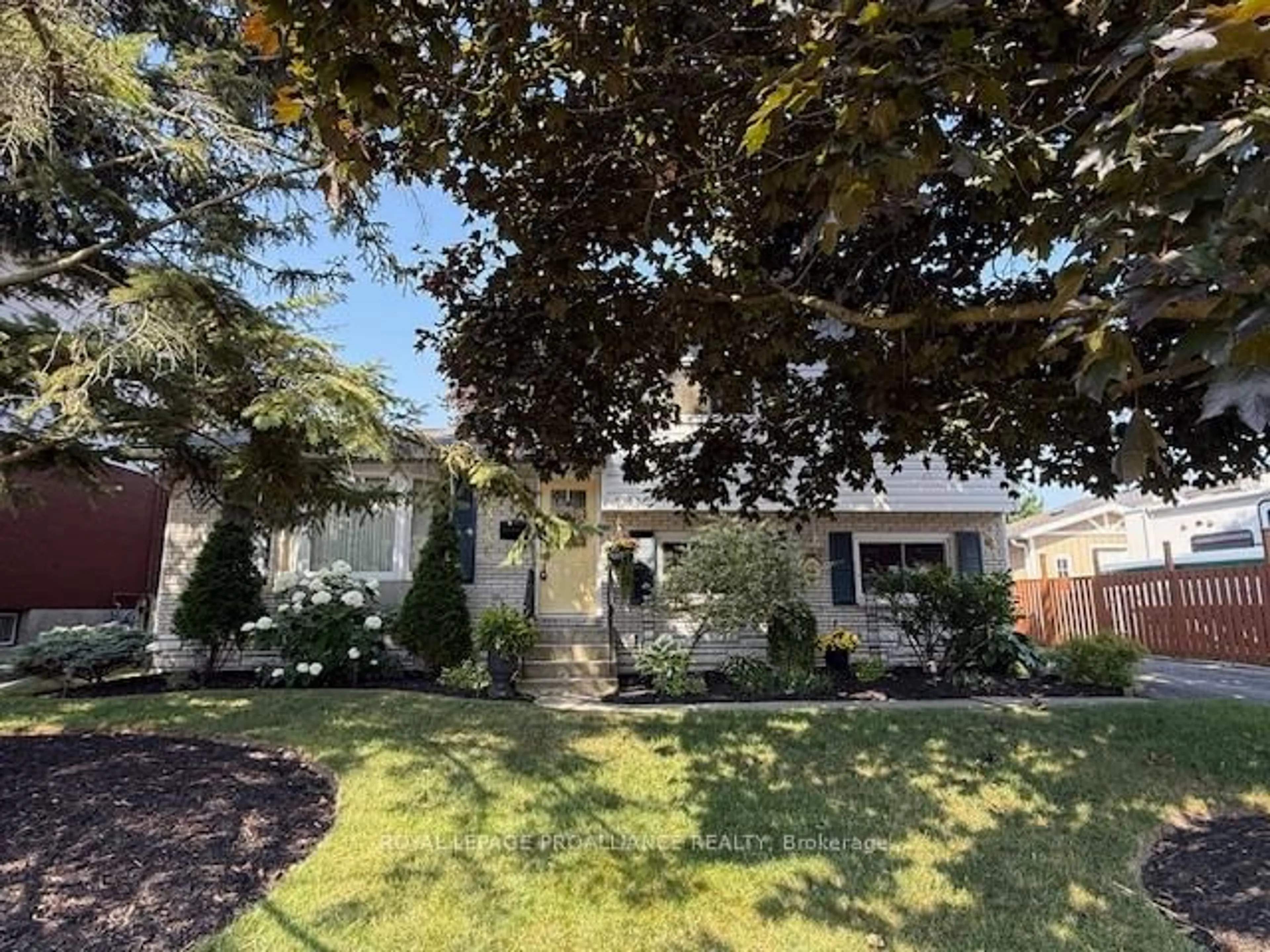 A pic from outside/outdoor area/front of a property/back of a property/a pic from drone, street for 50 Marsh Dr, Belleville Ontario K8P 4P6