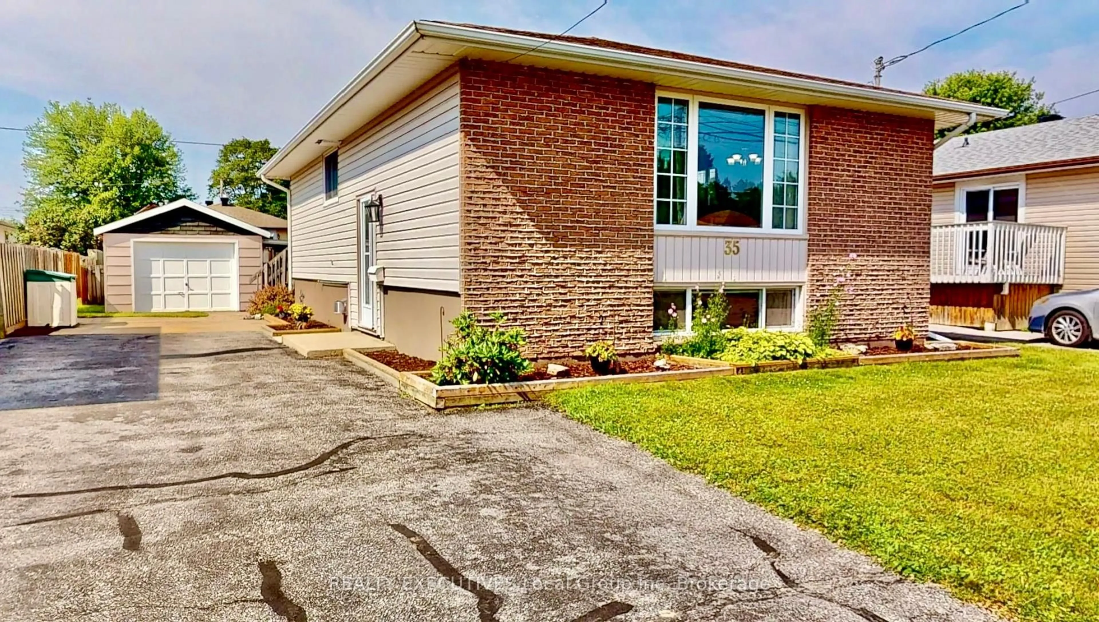 Home with brick exterior material, street for 35 Van Horne Cres, North Bay Ontario P1A 1G1