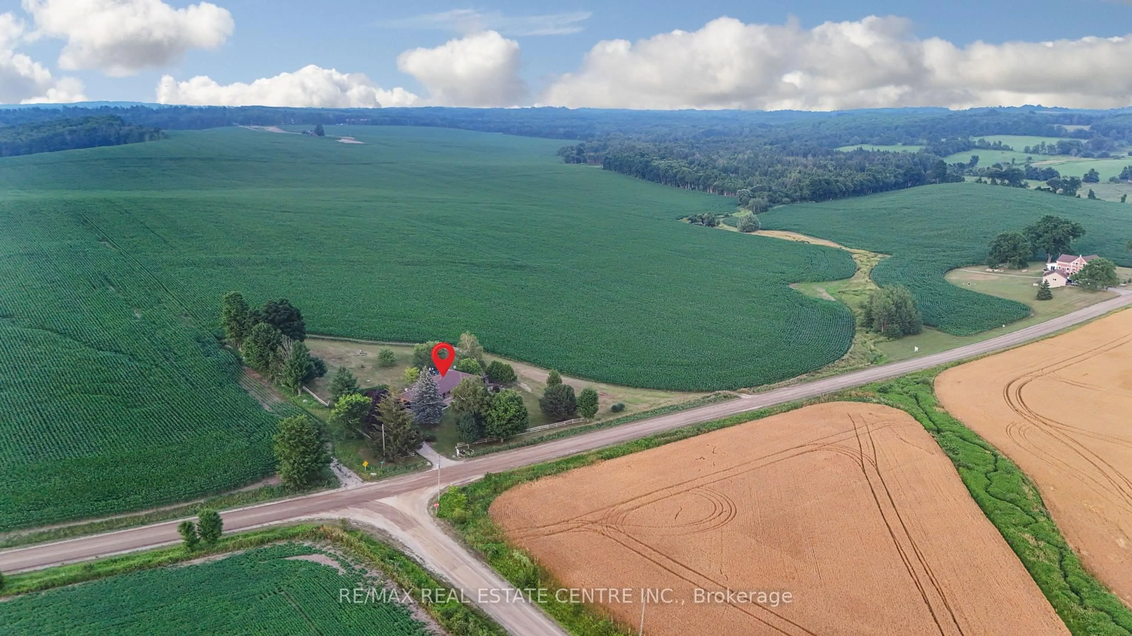 A pic from outside/outdoor area/front of a property/back of a property/a pic from drone, mountain view for 5295 Fifth Line, Erin Ontario N0B 1T0