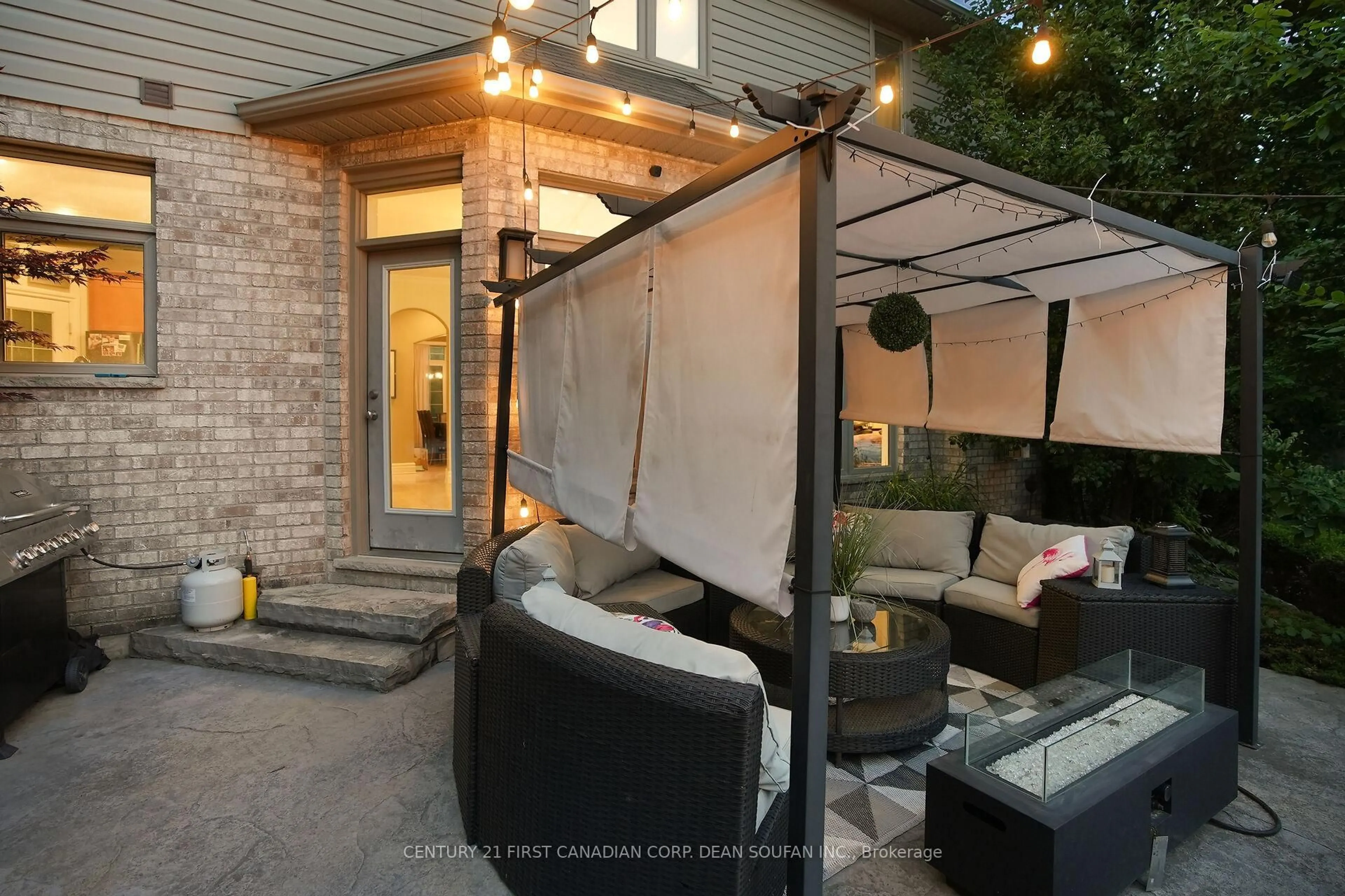 Patio, street for 926 Cranbrook Rd, London South Ontario N6K 4X8