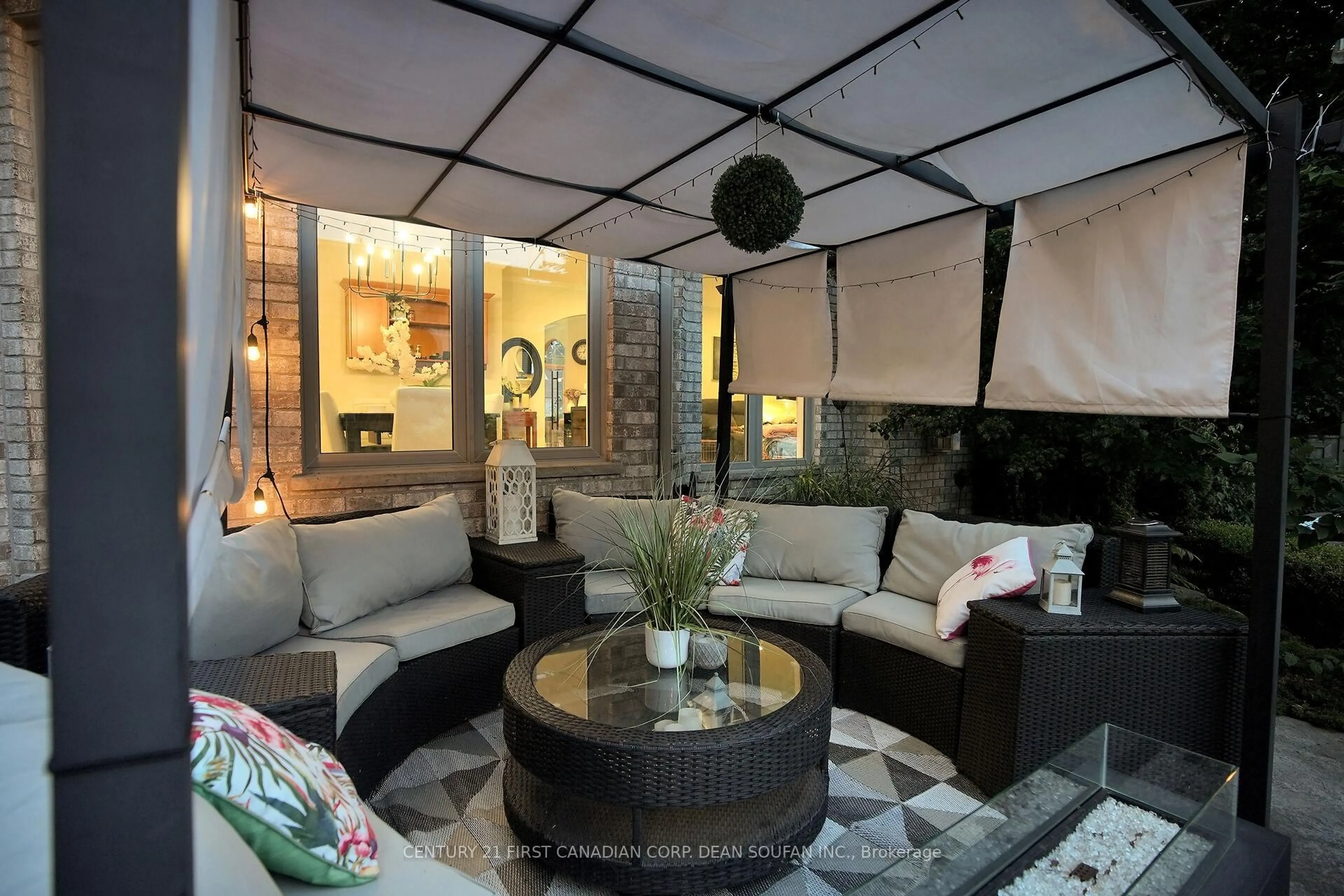 Patio, street for 926 Cranbrook Rd, London South Ontario N6K 4X8