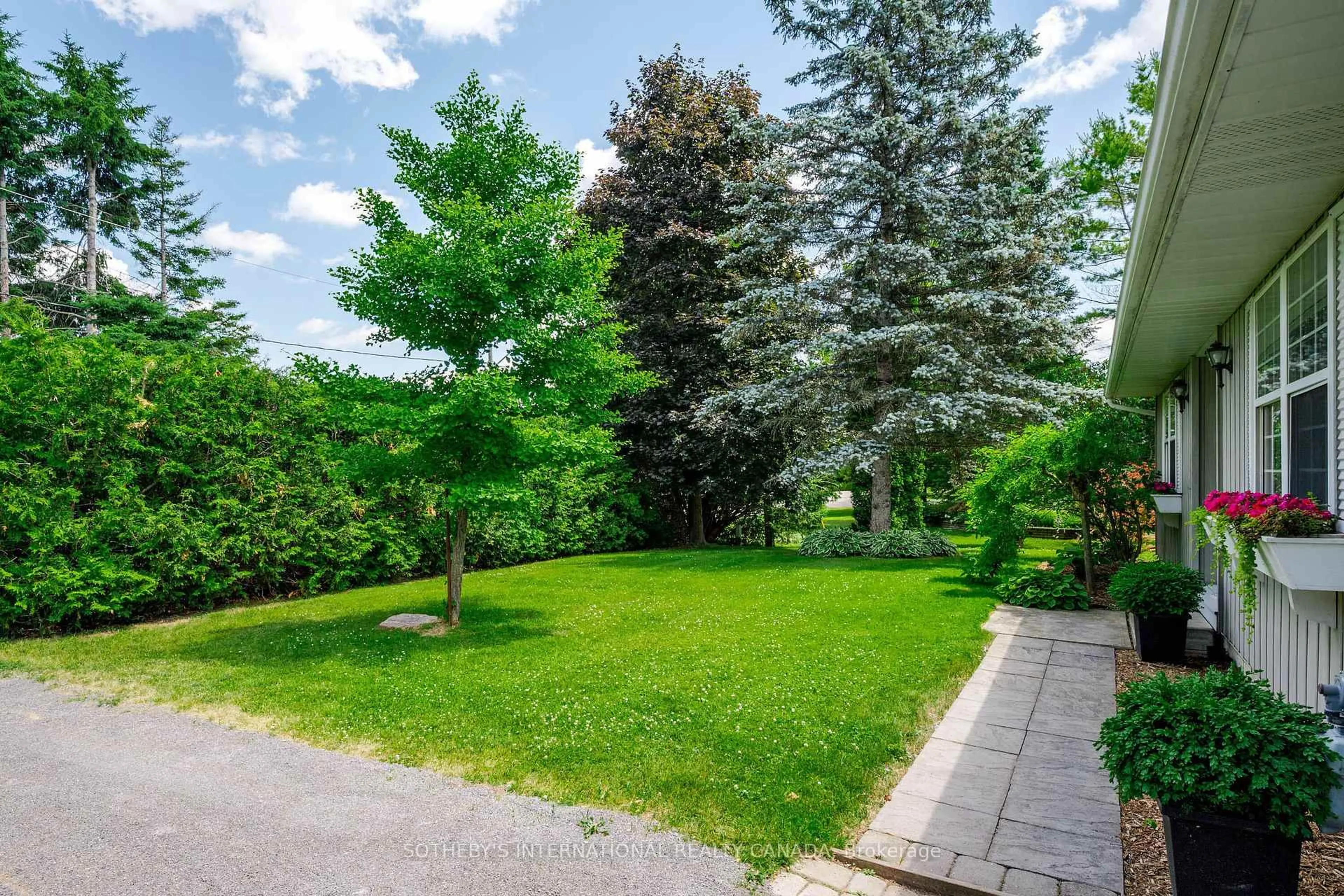 Patio, street for 27 West St, Trent Hills Ontario K0K 3K0