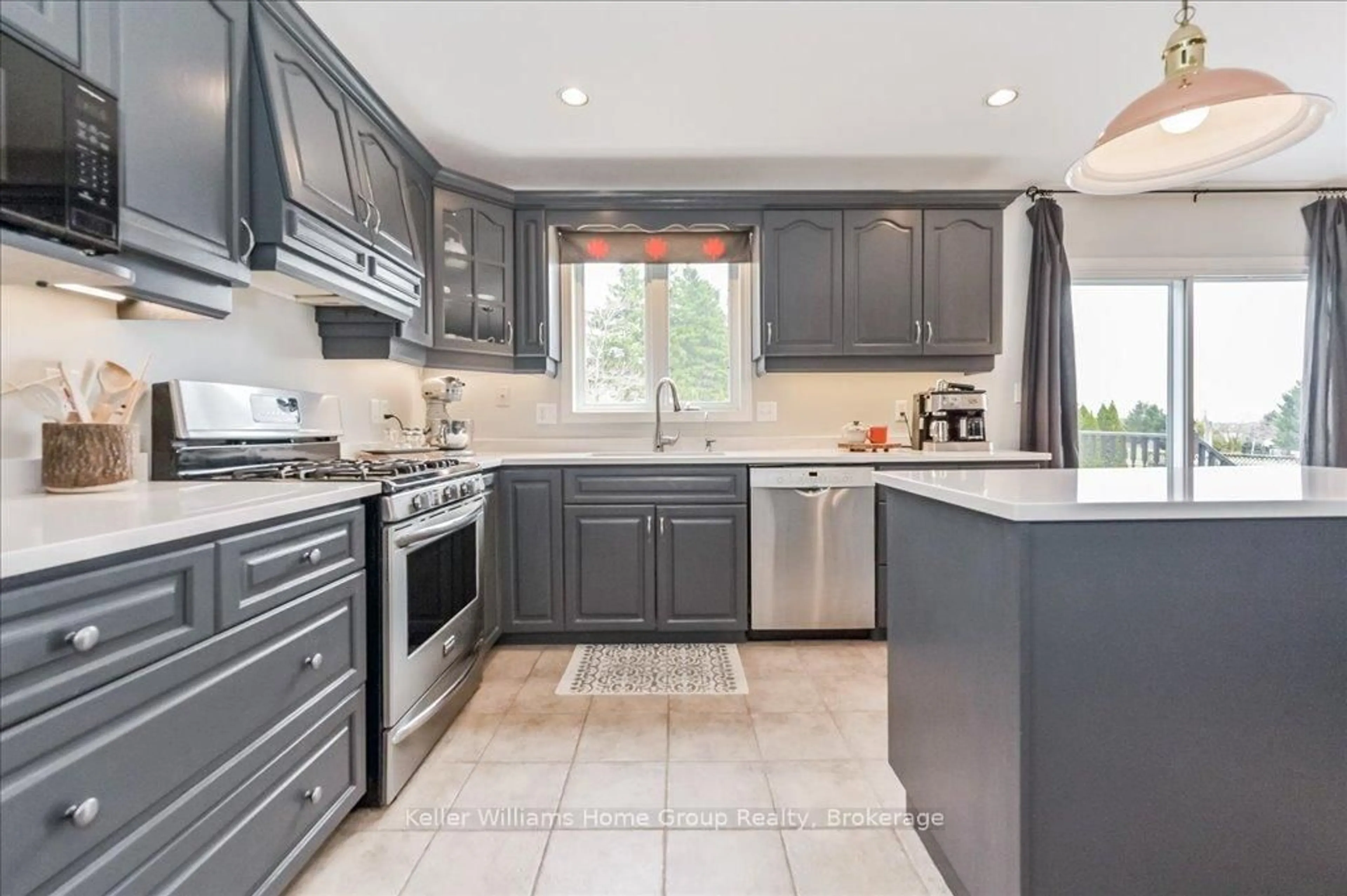 Open concept kitchen, ceramic/tile floor for 35 Thomas Blvd, Centre Wellington Ontario N0B 1S0