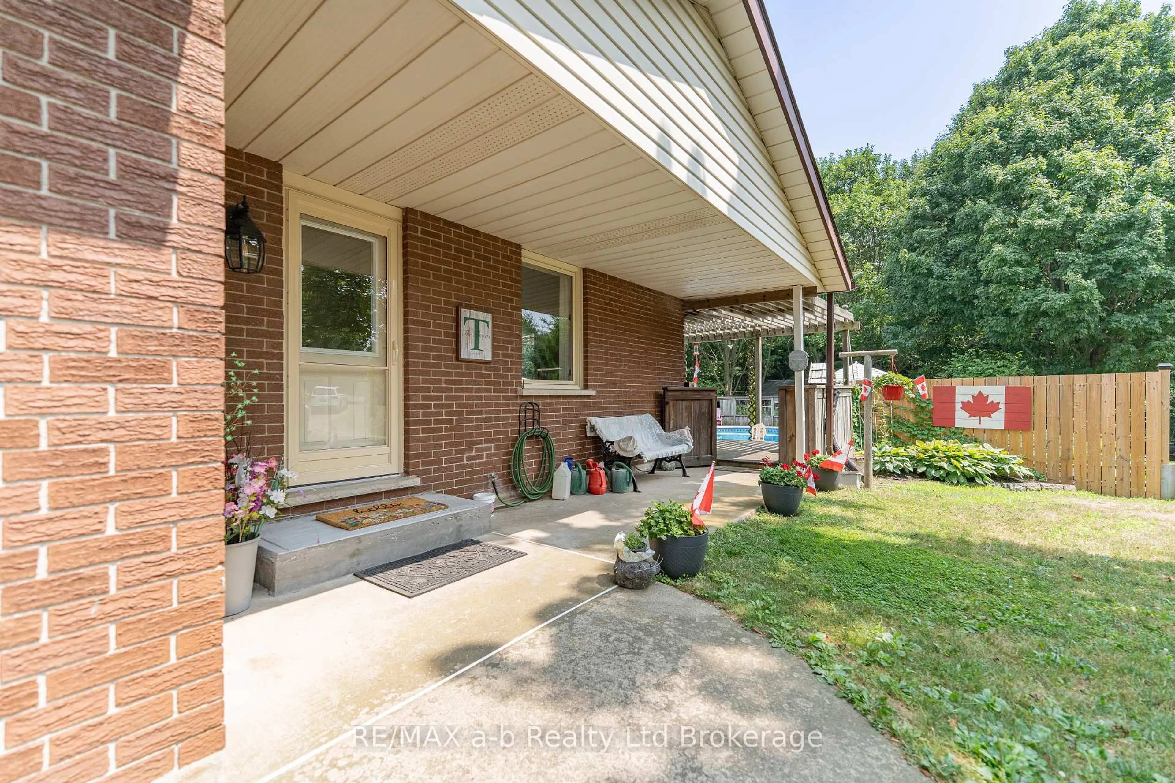 Home with brick exterior material, street for 660 Goshen Rd, Norfolk Ontario N4G 4G7