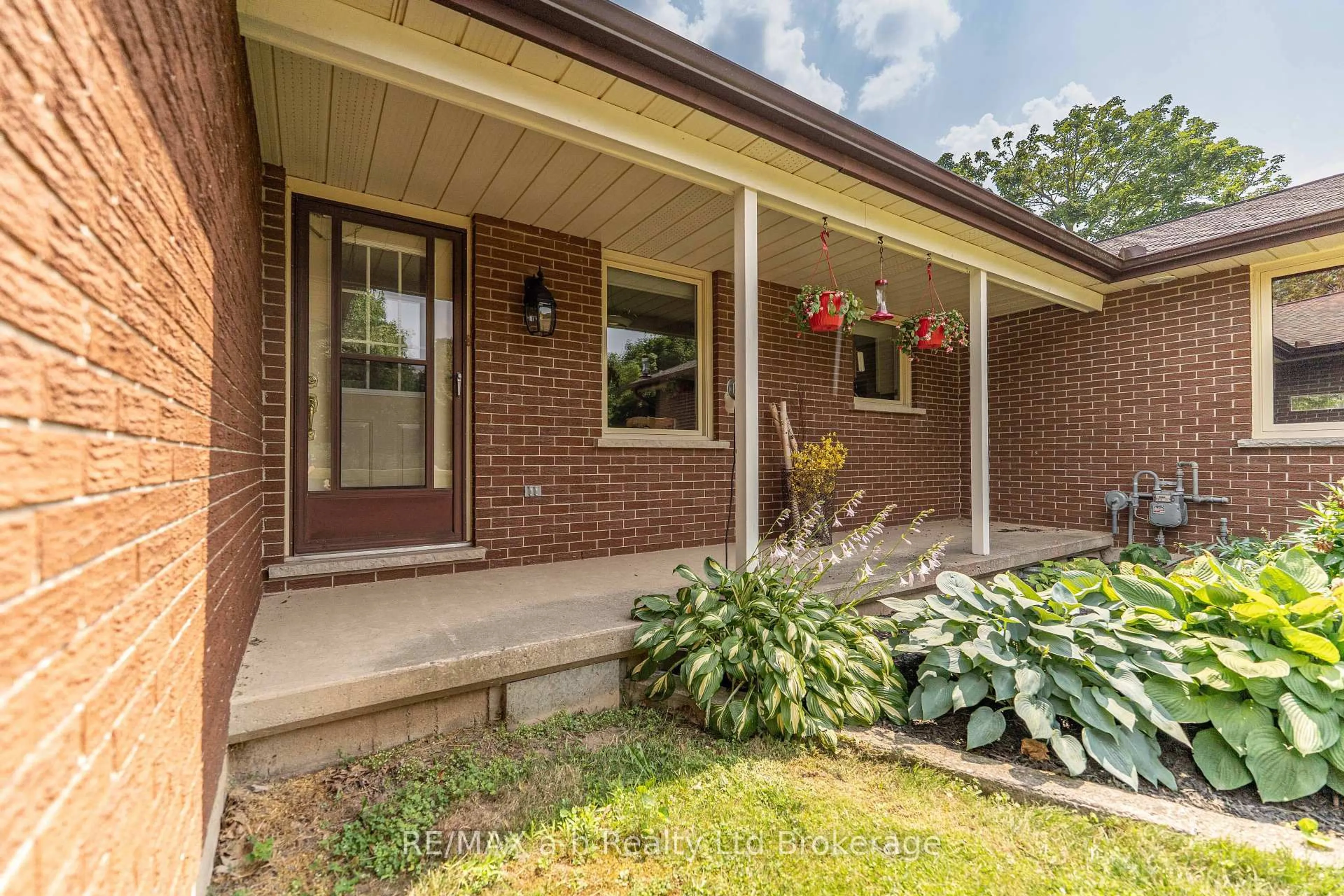 Home with brick exterior material, street for 660 Goshen Rd, Norfolk Ontario N4G 4G7