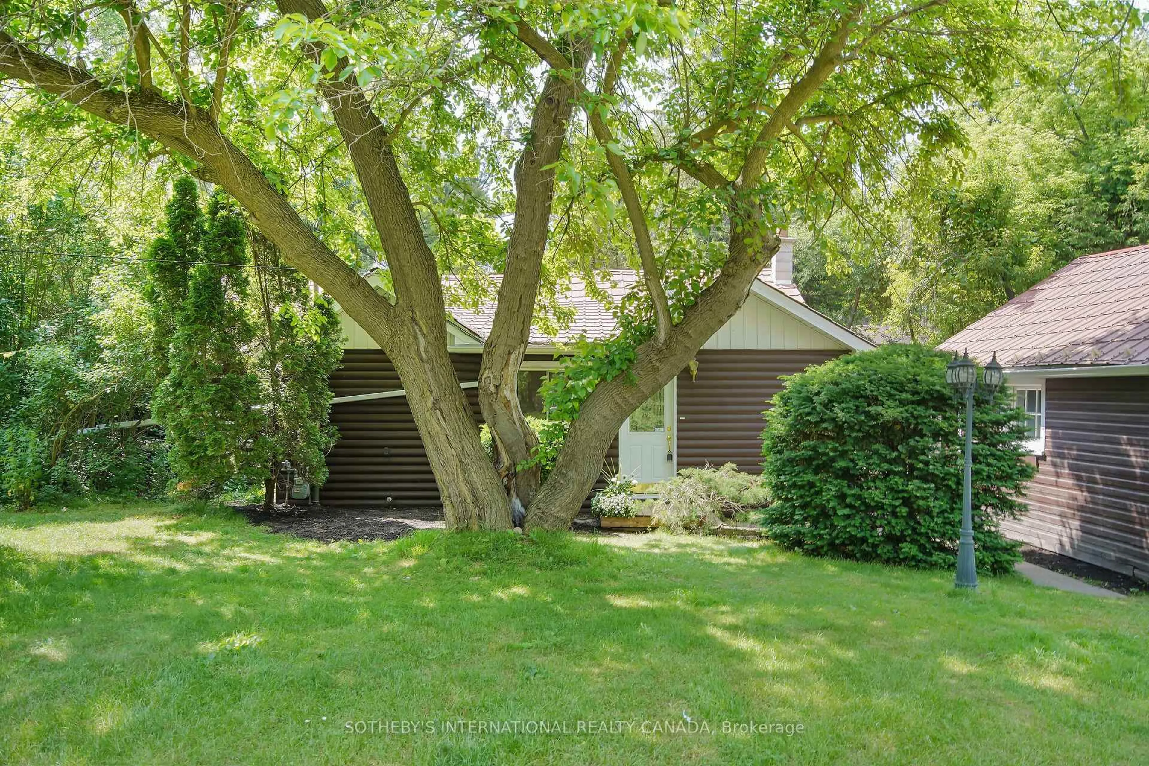 Unknown for 7624 Riverside Dr, Lambton Shores Ontario N0M 2L0