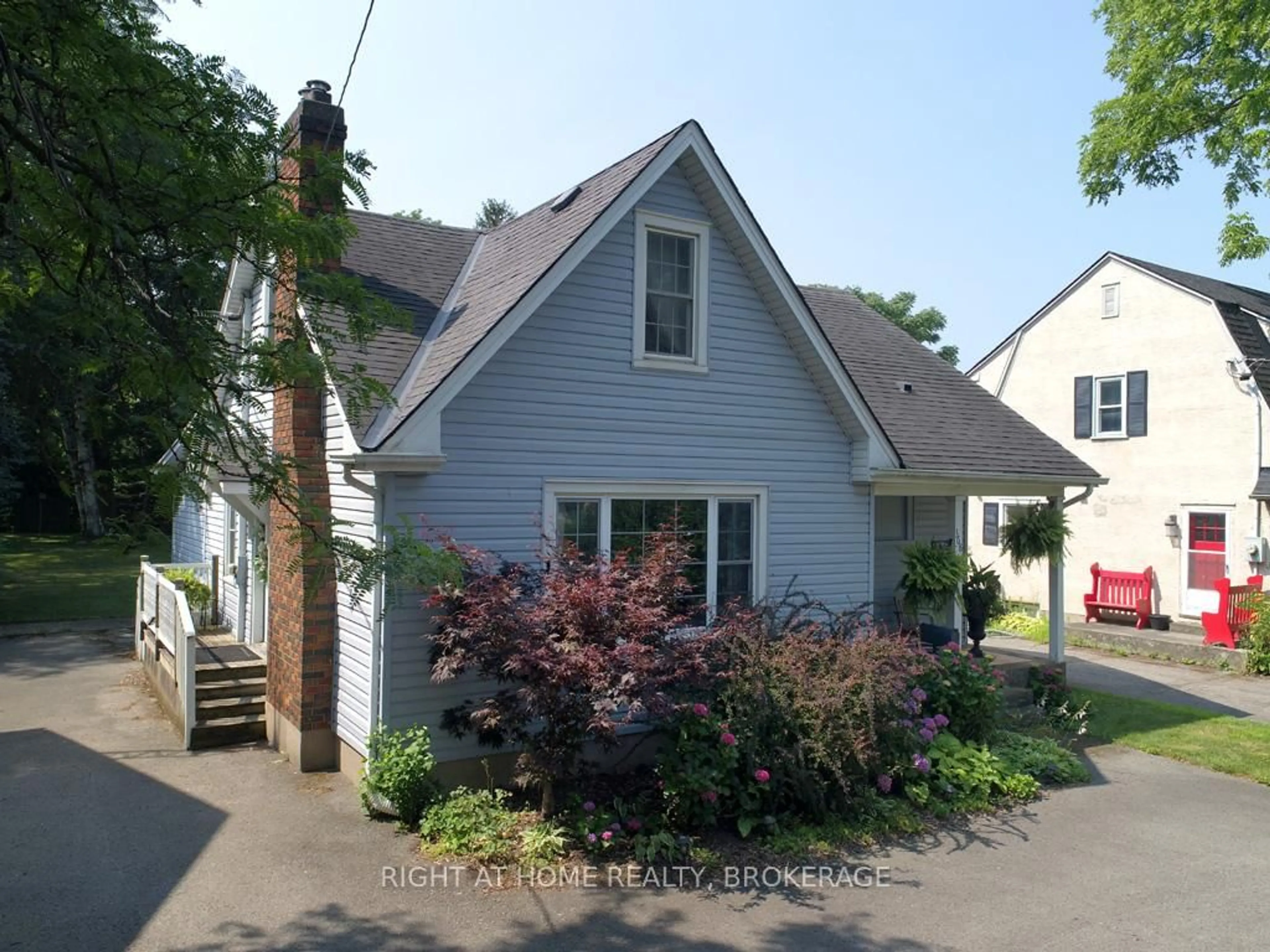 Unknown for 368 Queenston St, St. Catharines Ontario L2P 2X9