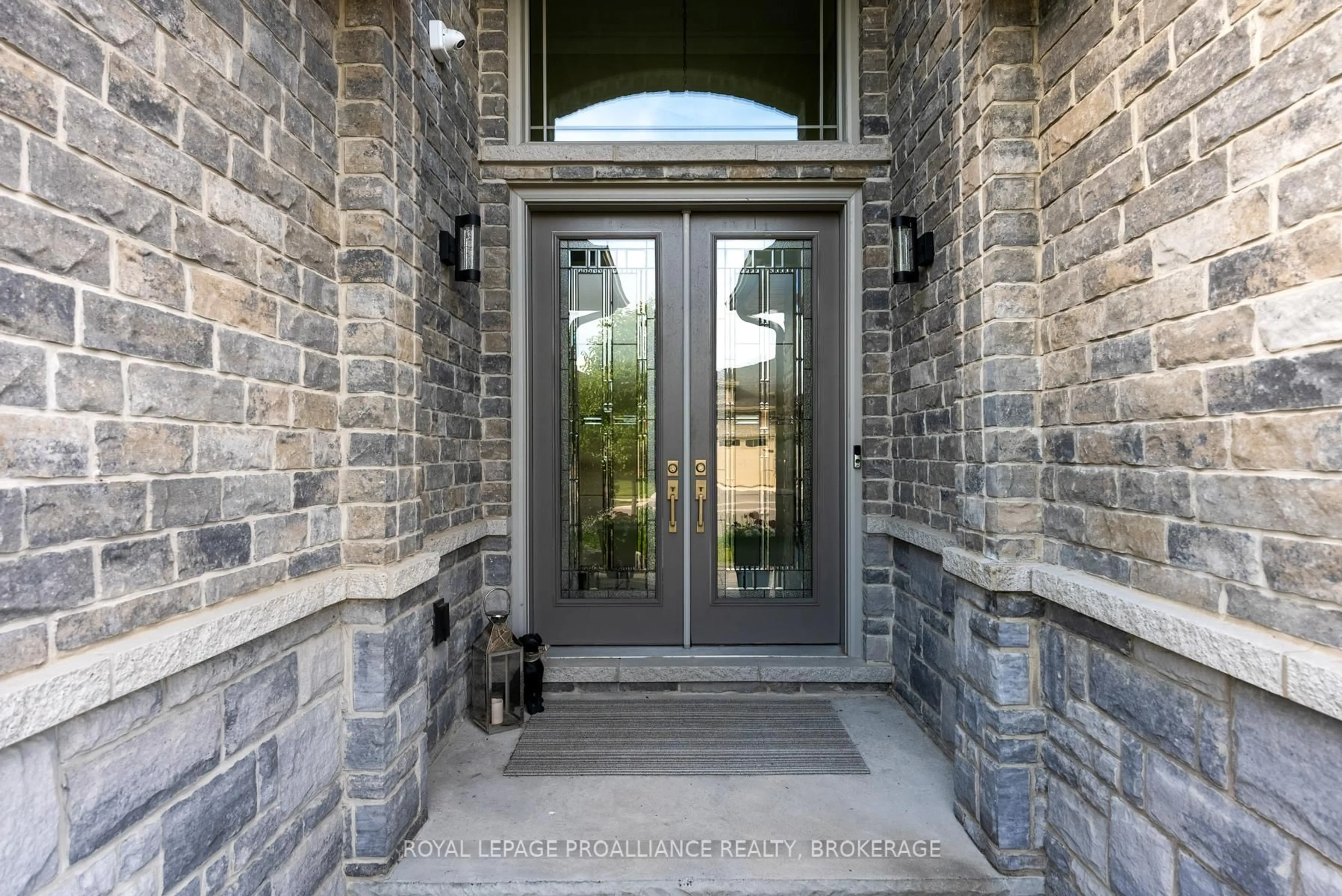 Indoor entryway for 198 Pauline Tom Ave, Kingston Ontario K7K 0G1