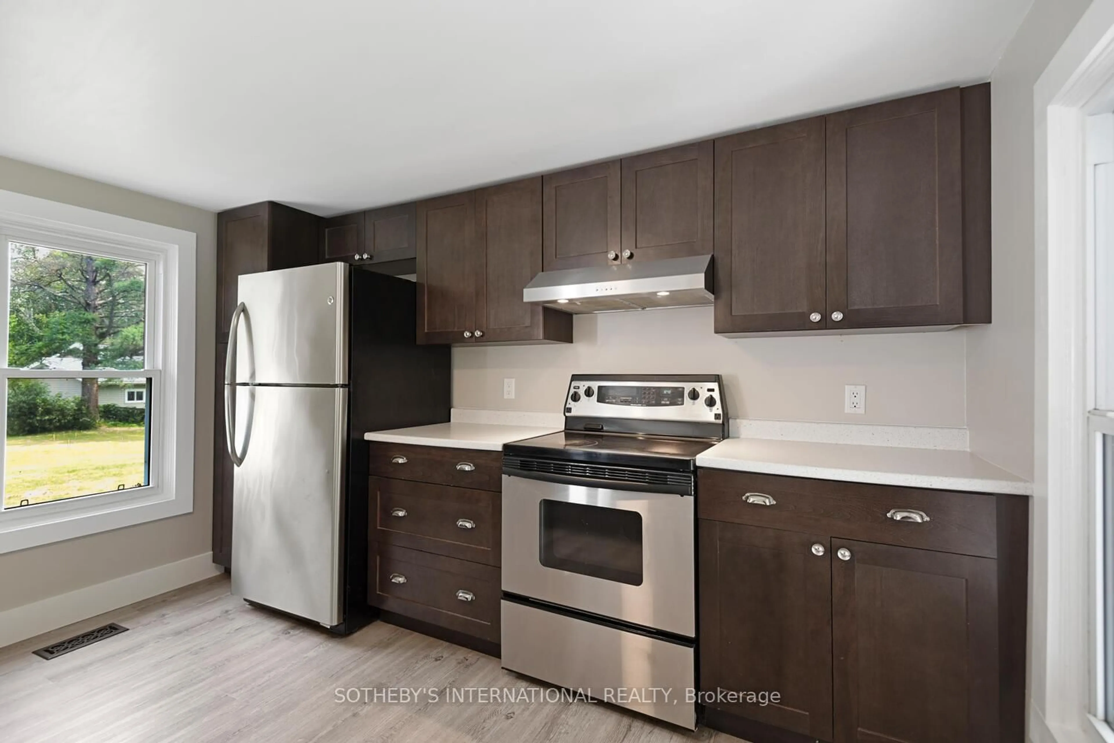 Standard kitchen, unknown for 3155 County Road 18, Augusta Ontario K0E 1T0