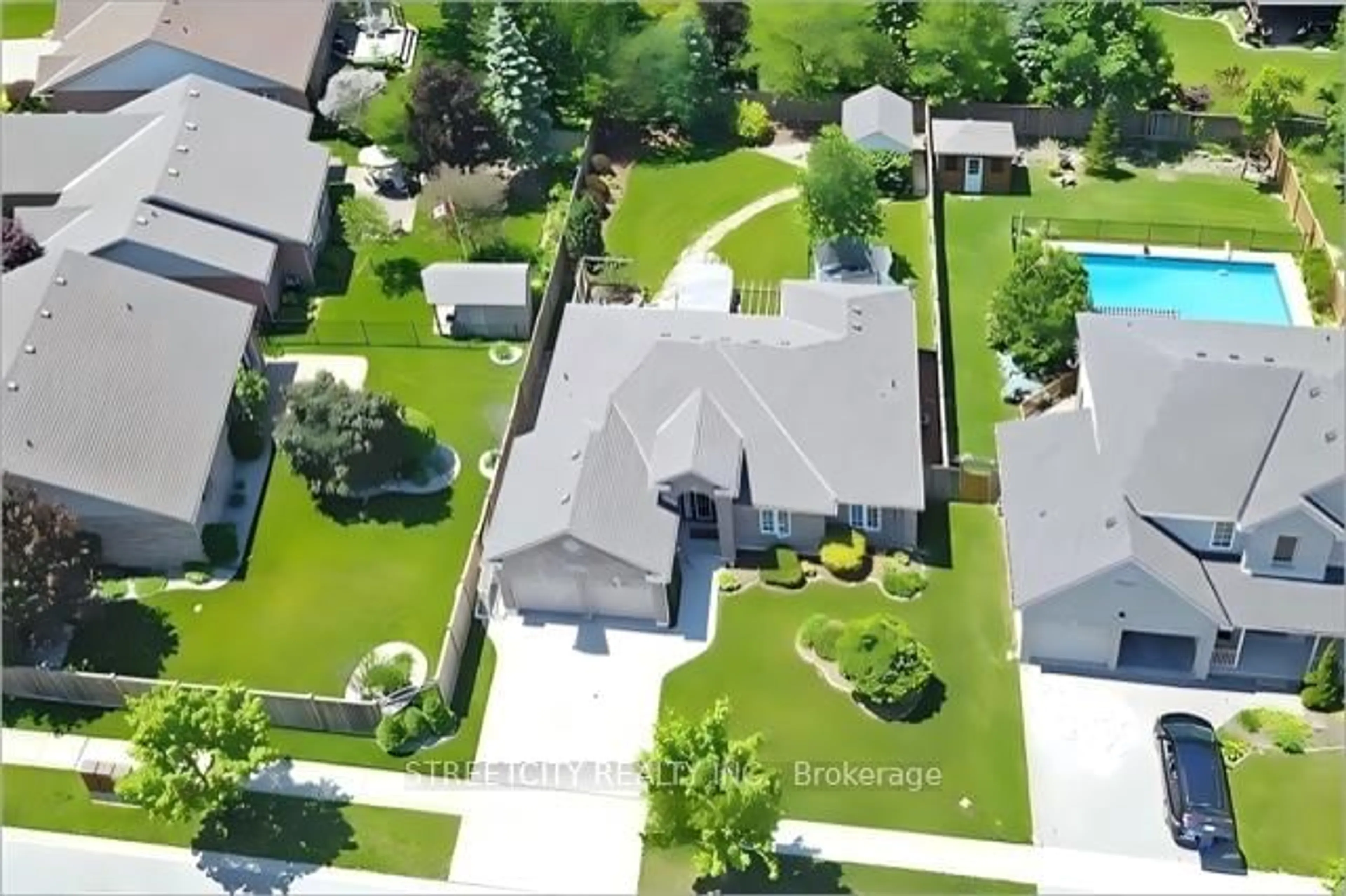 A pic from outside/outdoor area/front of a property/back of a property/a pic from drone, street for 1861 Louise Blvd, London North Ontario N6G 5G2