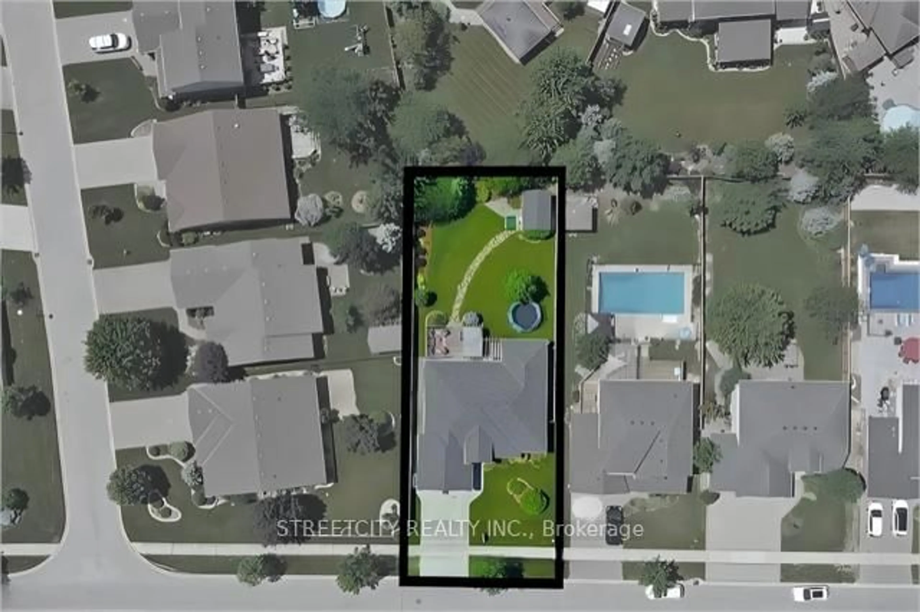 A pic from outside/outdoor area/front of a property/back of a property/a pic from drone, street for 1861 Louise Blvd, London North Ontario N6G 5G2