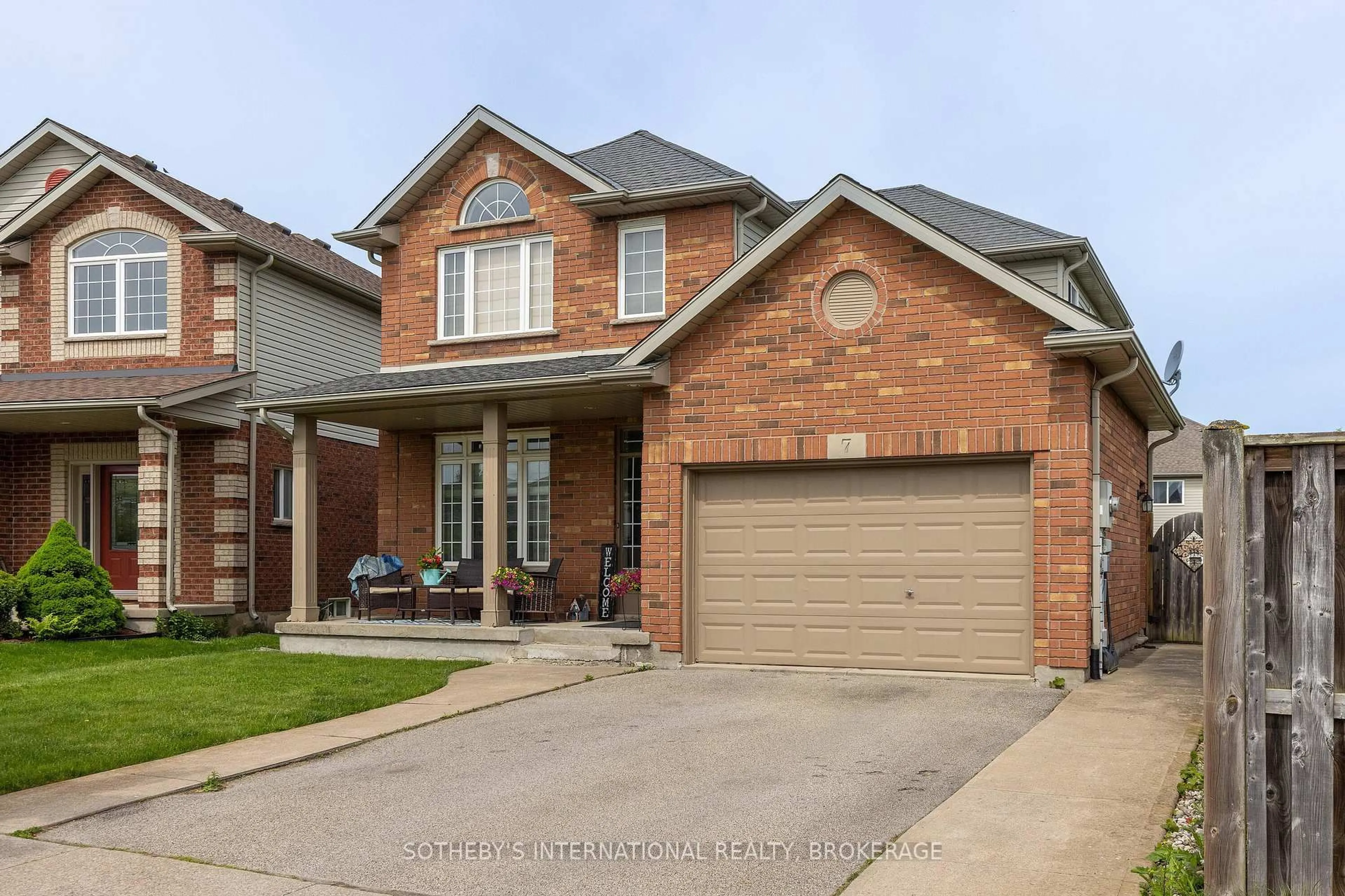Home with brick exterior material, street for 7 Honey Locust Circ, Thorold Ontario L2V 5E3