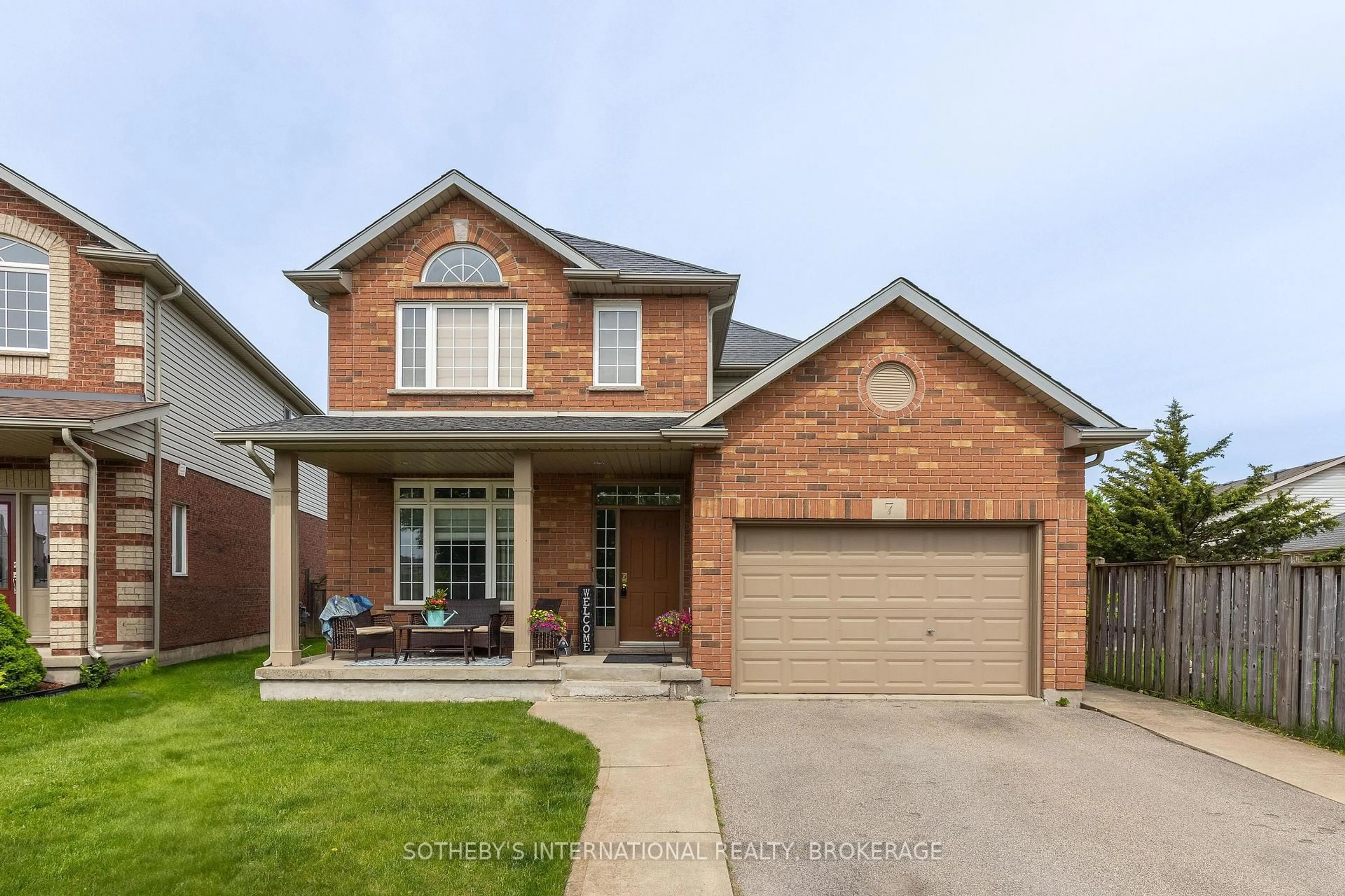Home with brick exterior material, street for 7 Honey Locust Circ, Thorold Ontario L2V 5E3
