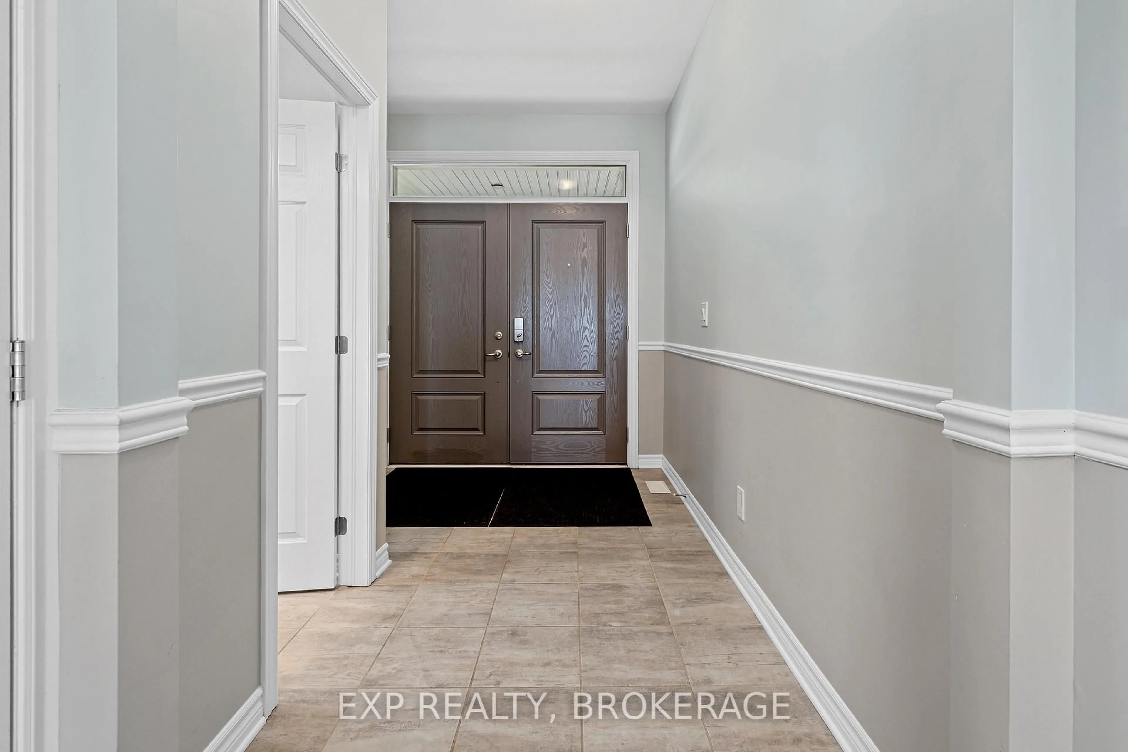 Indoor entryway for 1247 Wheathill St, Kingston Ontario K7M 0H4