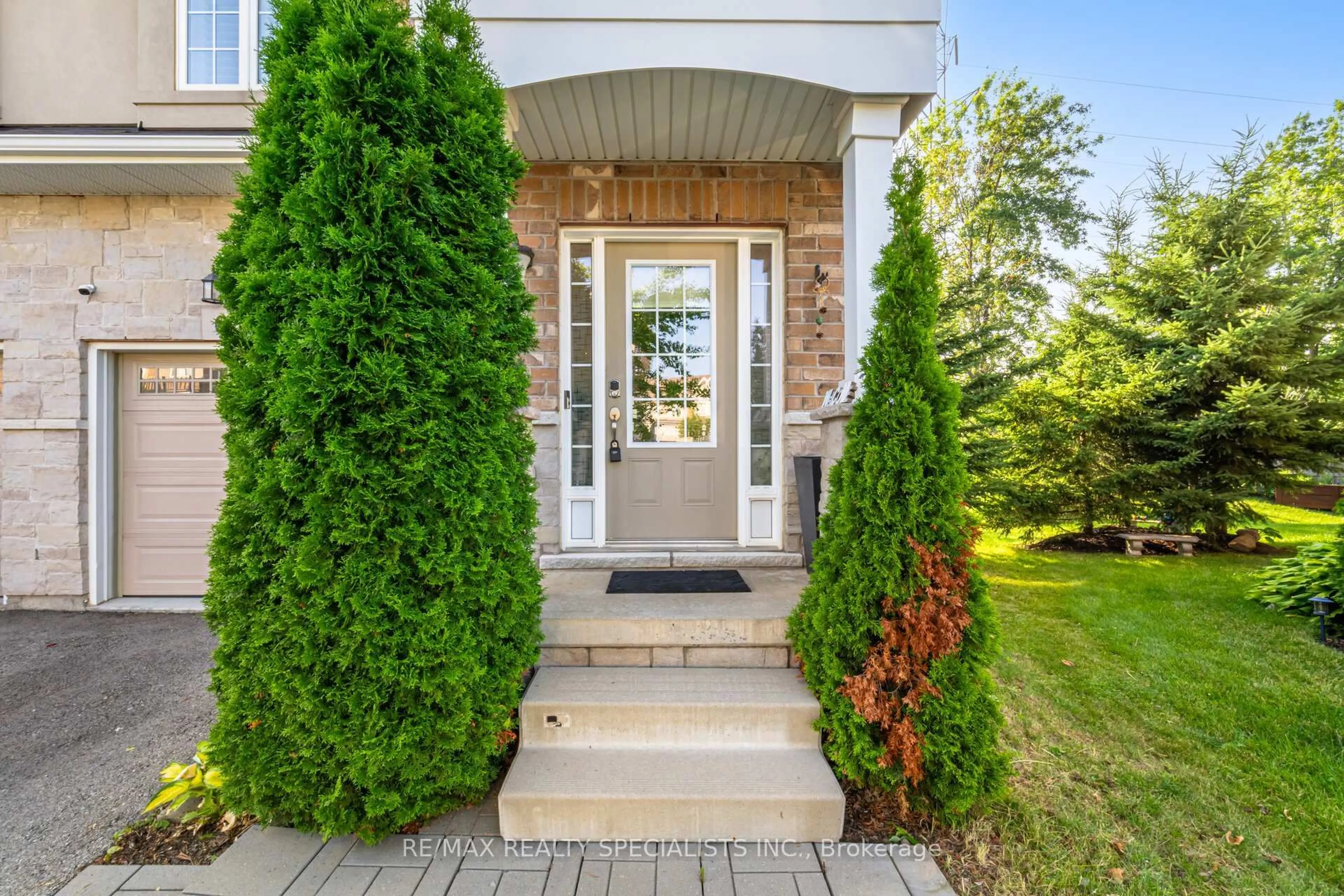 Home with brick exterior material, street for 90 Raymond Rd #6, Hamilton Ontario L9K 0J6