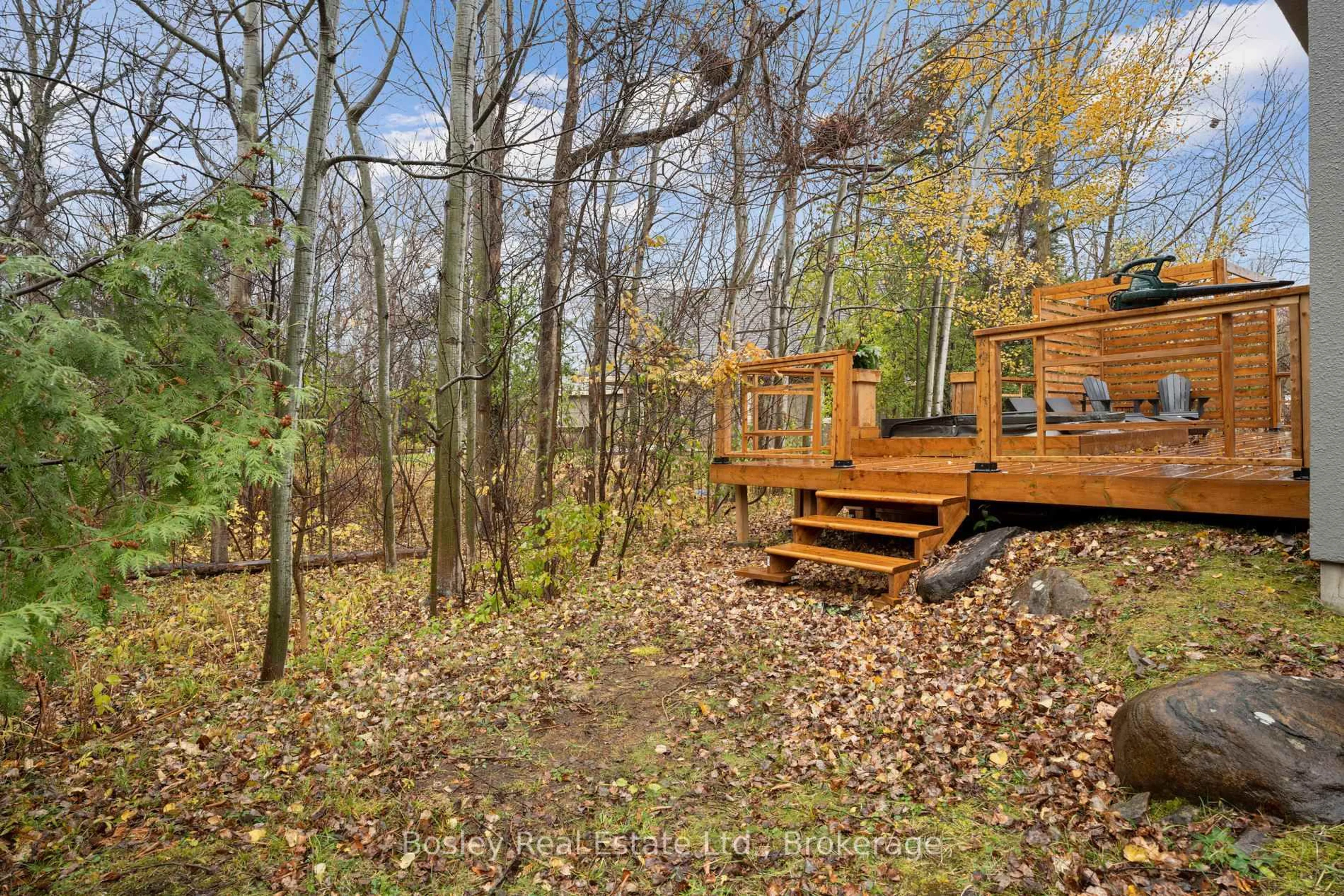 Patio, forest/trees view for 101 St Moritz Cres, Blue Mountains Ontario L9Y 0S6