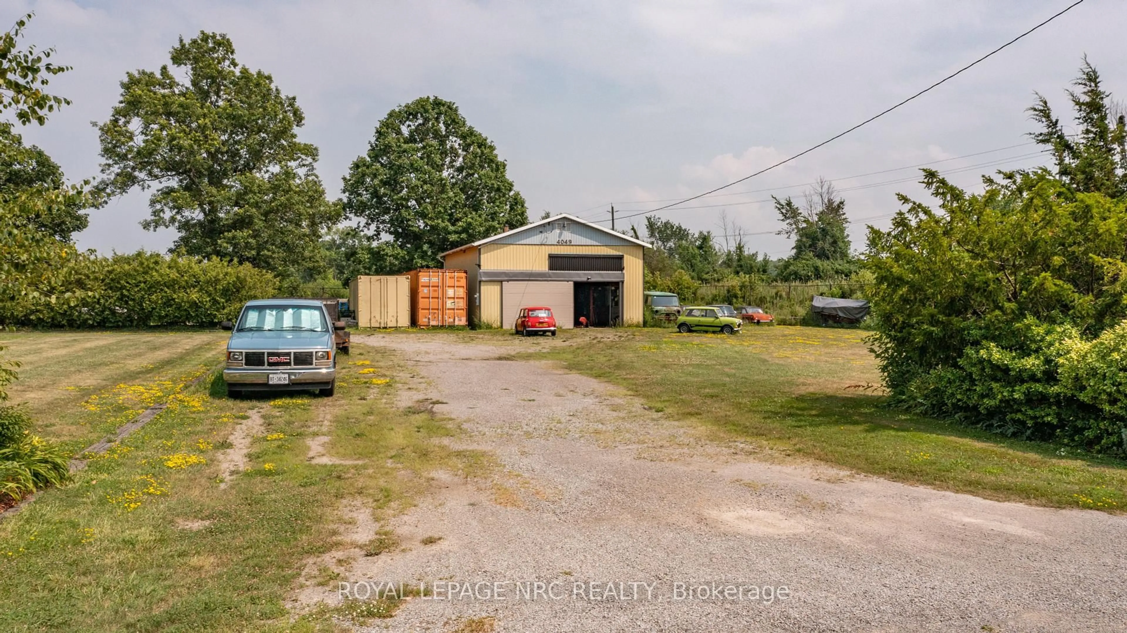 A pic from outside/outdoor area/front of a property/back of a property/a pic from drone, building for 4049 Yager Rd, Port Colborne Ontario L3K 5V5