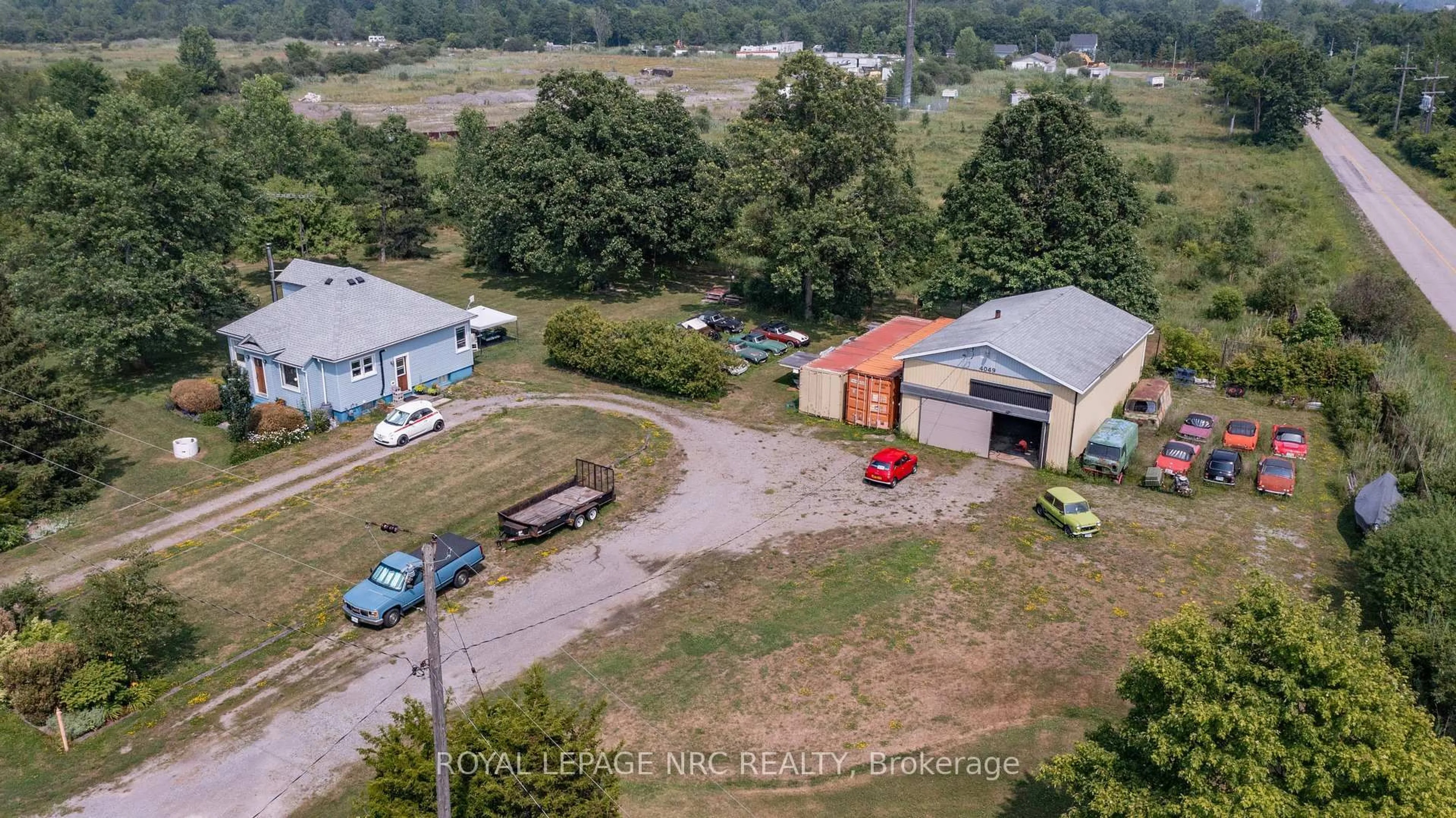 A pic from outside/outdoor area/front of a property/back of a property/a pic from drone, unknown for 4049 Yager Rd, Port Colborne Ontario L3K 5V5