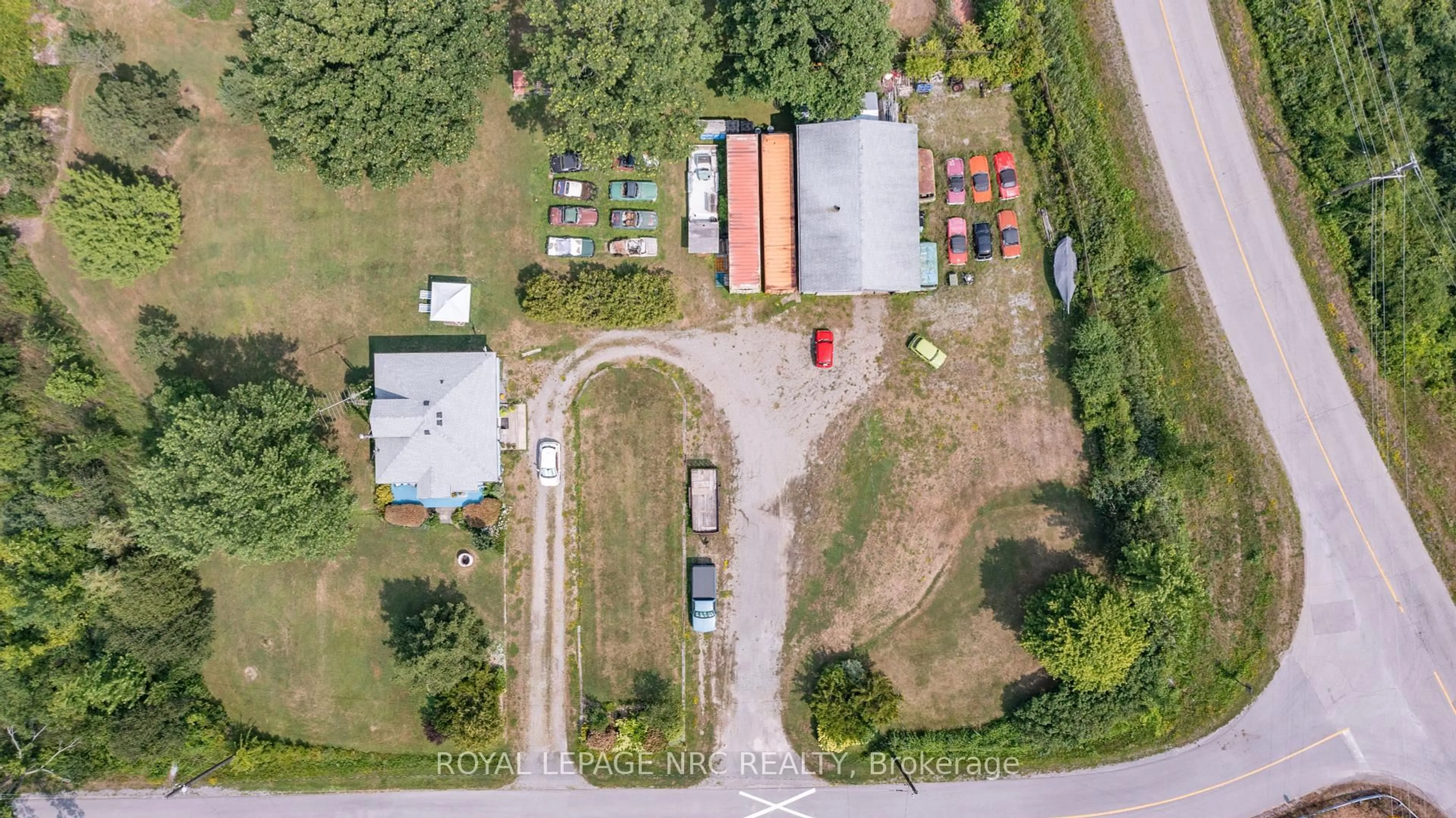 A pic from outside/outdoor area/front of a property/back of a property/a pic from drone, street for 4049 Yager Rd, Port Colborne Ontario L3K 5V5