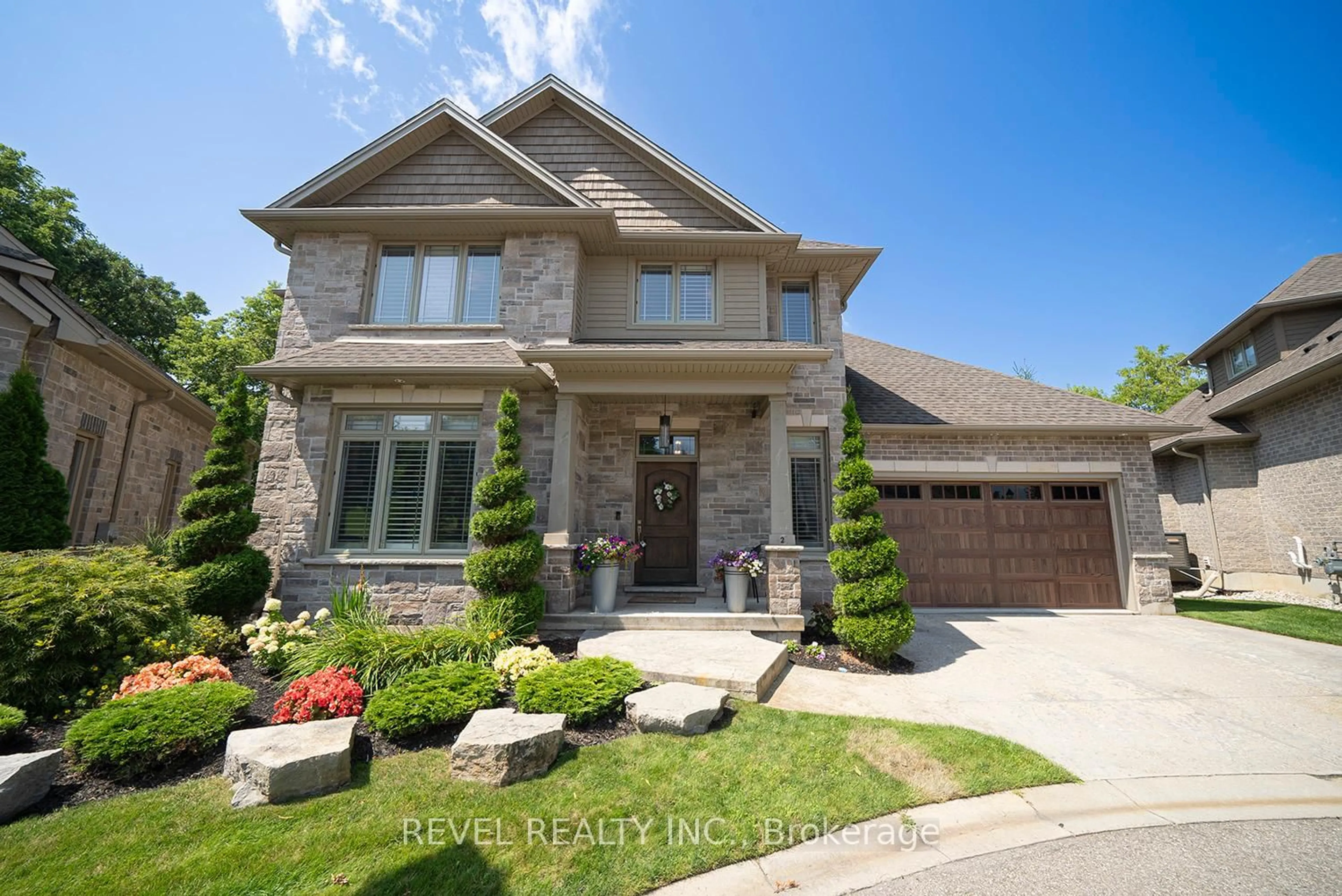 Home with brick exterior material, street for 158 Willow St #2, Brant Ontario N3L 3E1