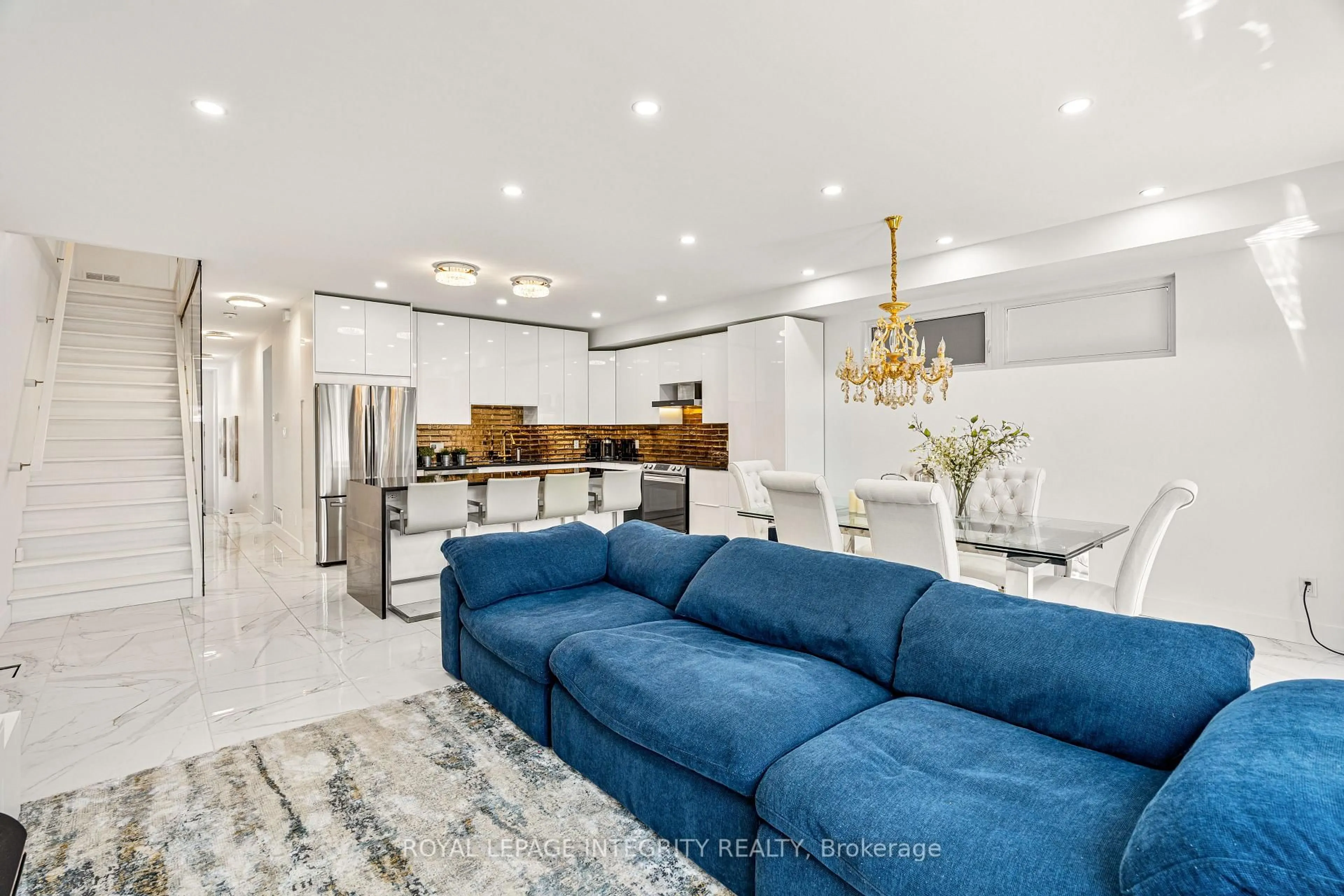 Open concept kitchen, ceramic/tile floor for 266 Currell Ave, Ottawa Ontario K1Z 7J6