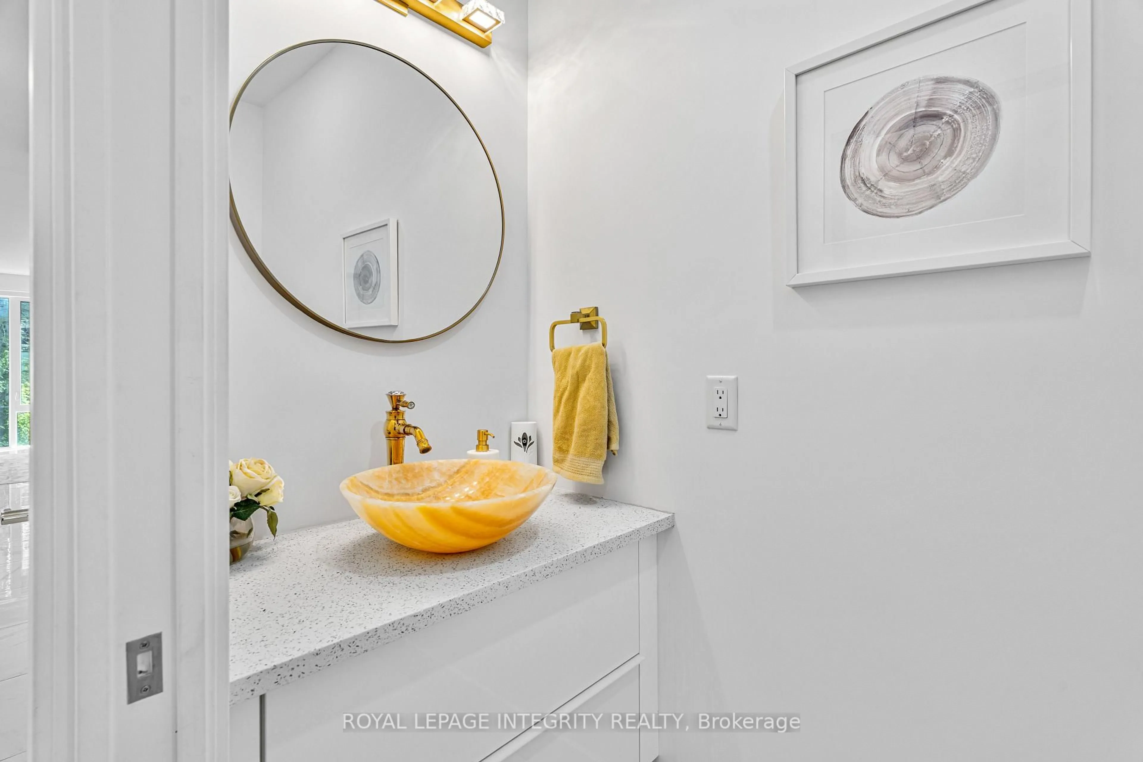 Contemporary bathroom, ceramic/tile floor for 266 Currell Ave, Ottawa Ontario K1Z 7J6