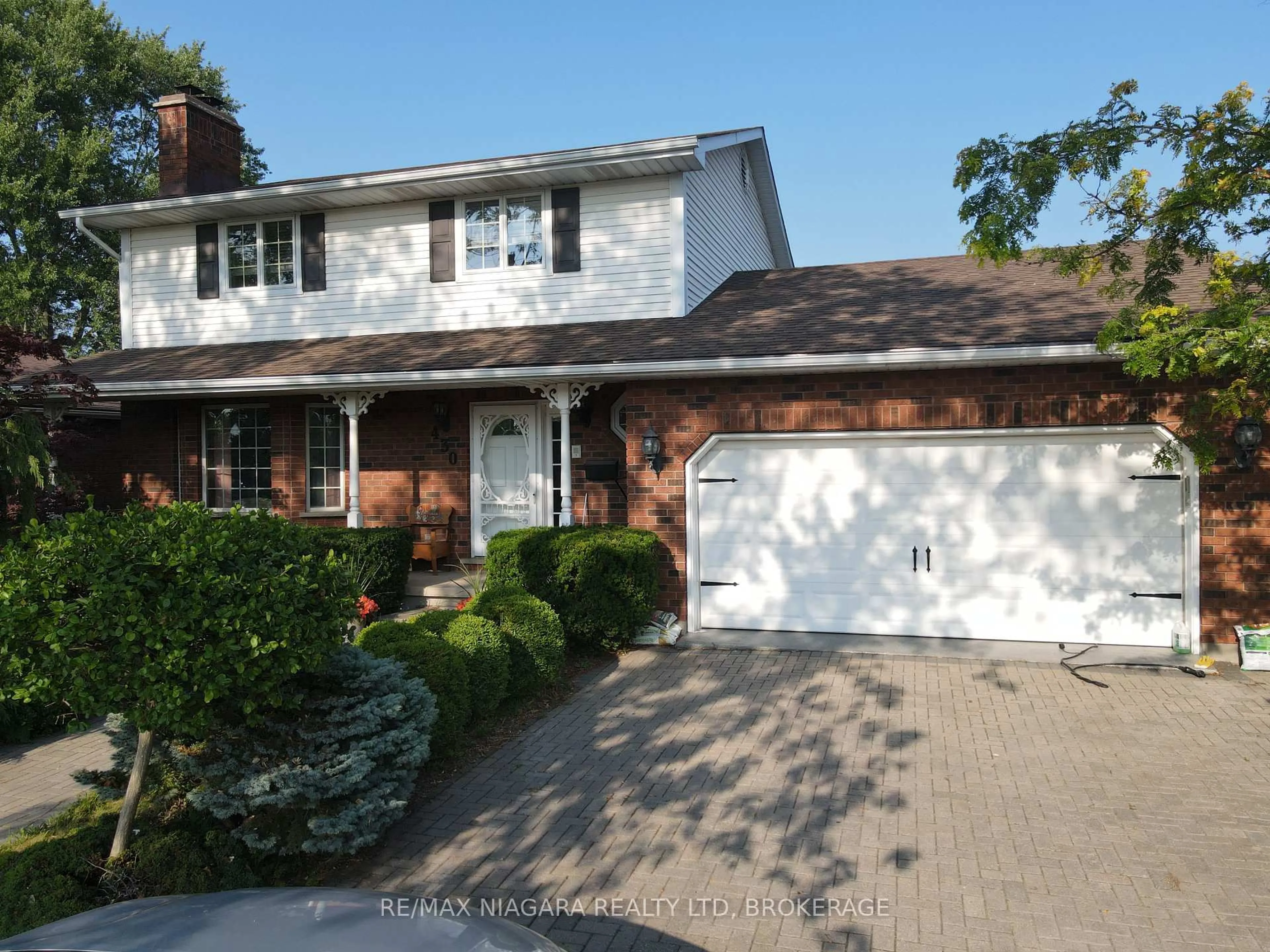Home with brick exterior material, street for 430 Gorham Rd Rd, Fort Erie Ontario L0S 1N0