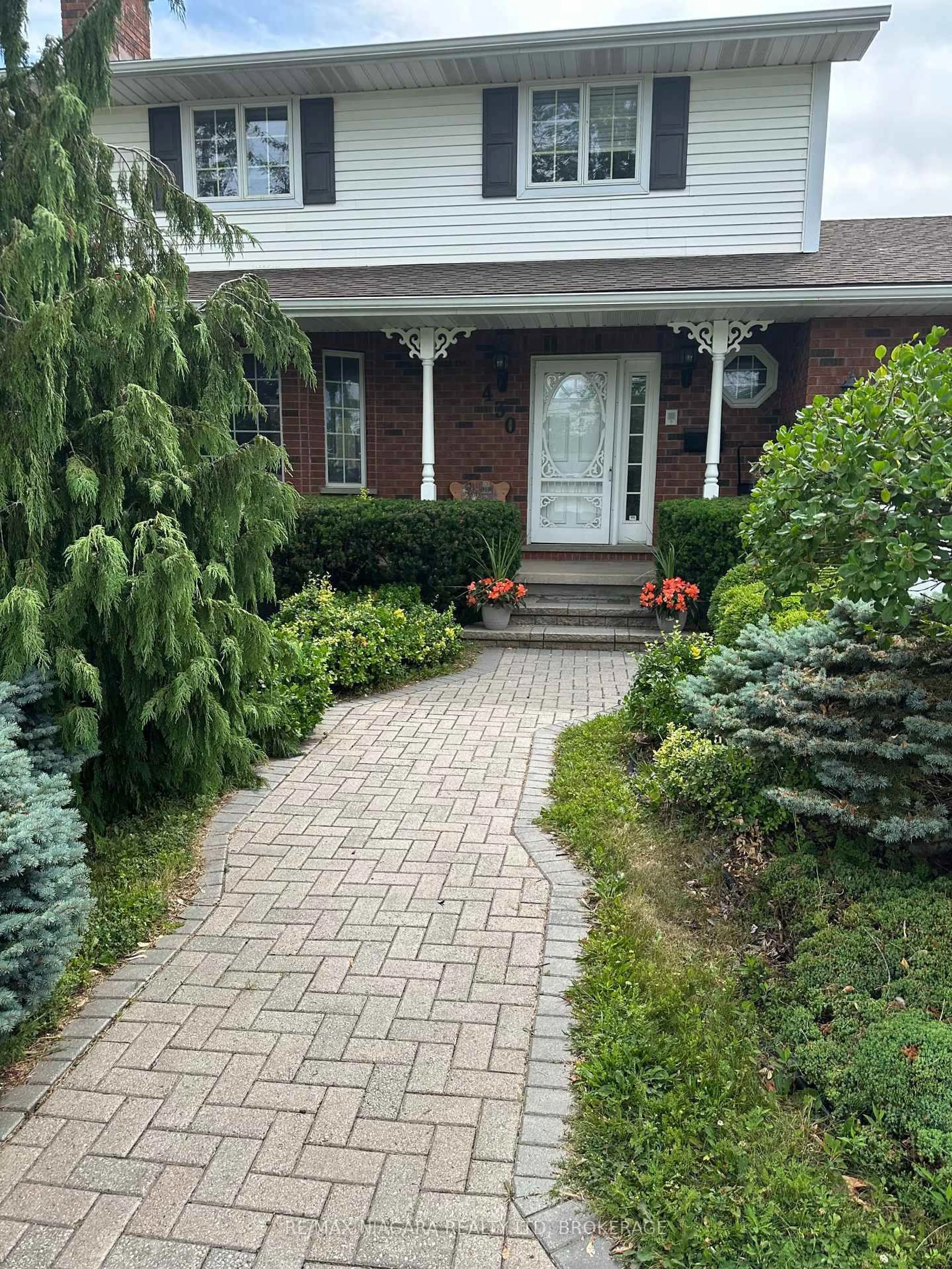 Home with brick exterior material, street for 430 Gorham Rd Rd, Fort Erie Ontario L0S 1N0