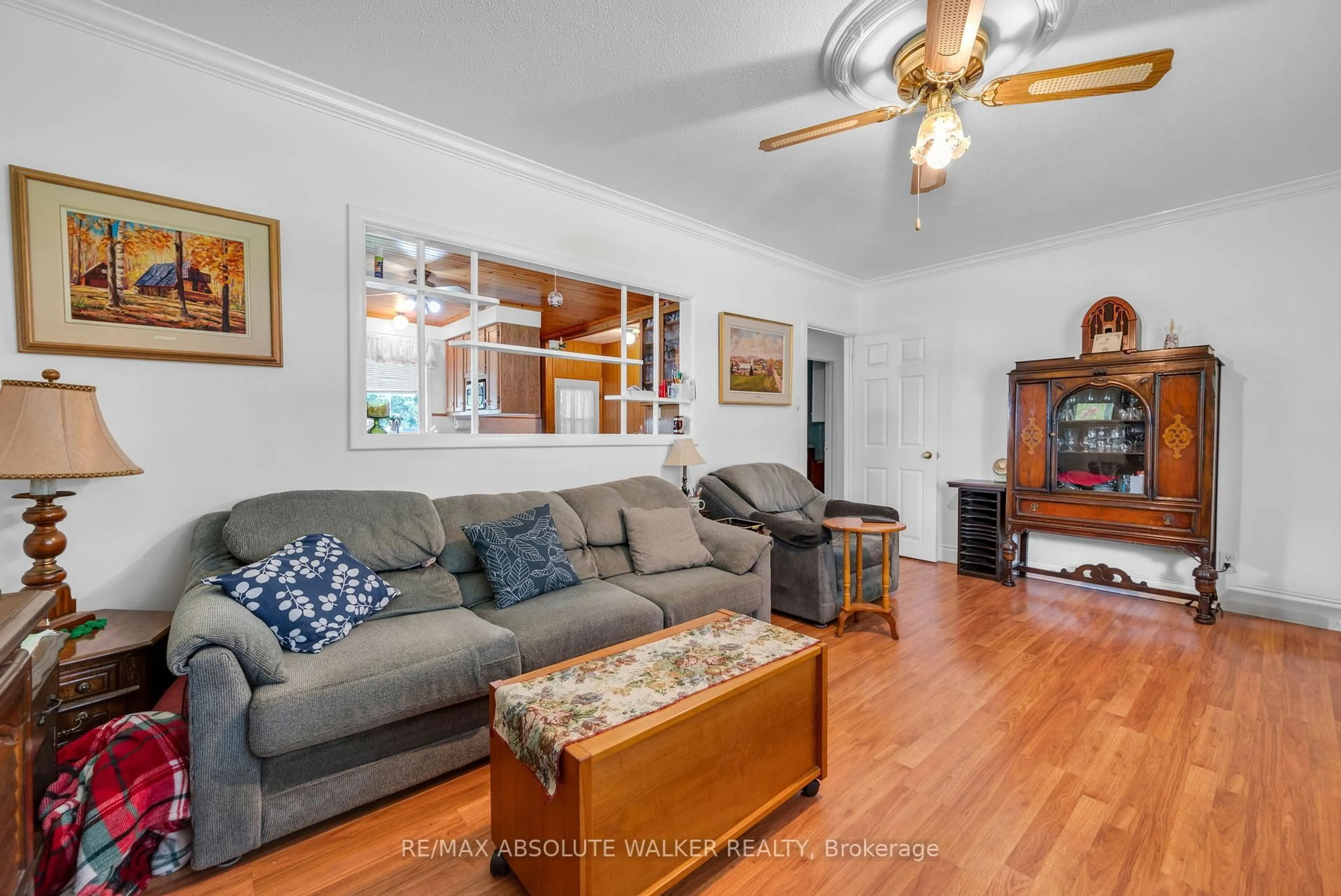 Living room with furniture, unknown for 1121 Cholette Cres, Orleans Ontario K1C 1T4