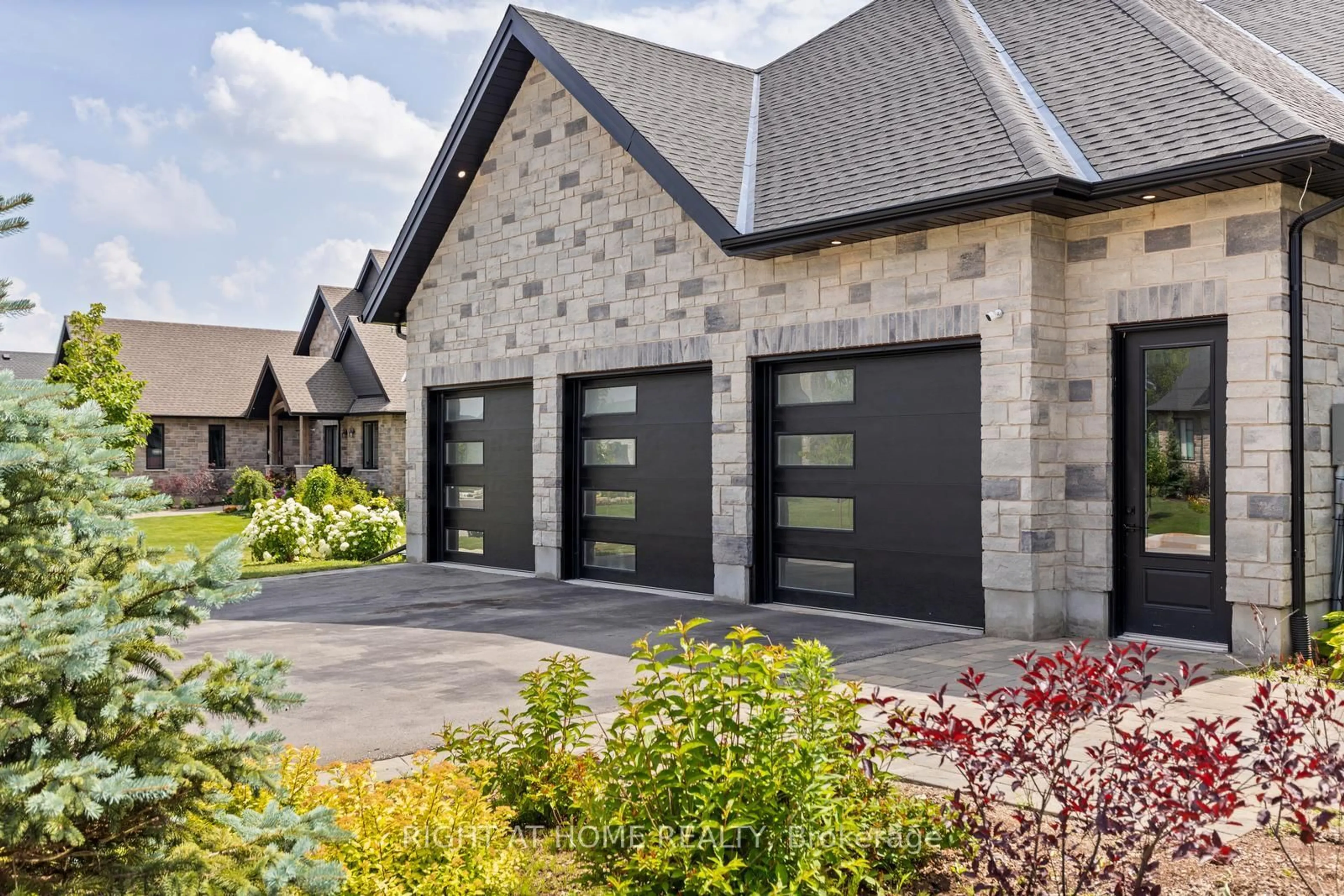Home with brick exterior material, street for 11 Whitcombe Way, Puslinch Ontario N0B 2C0