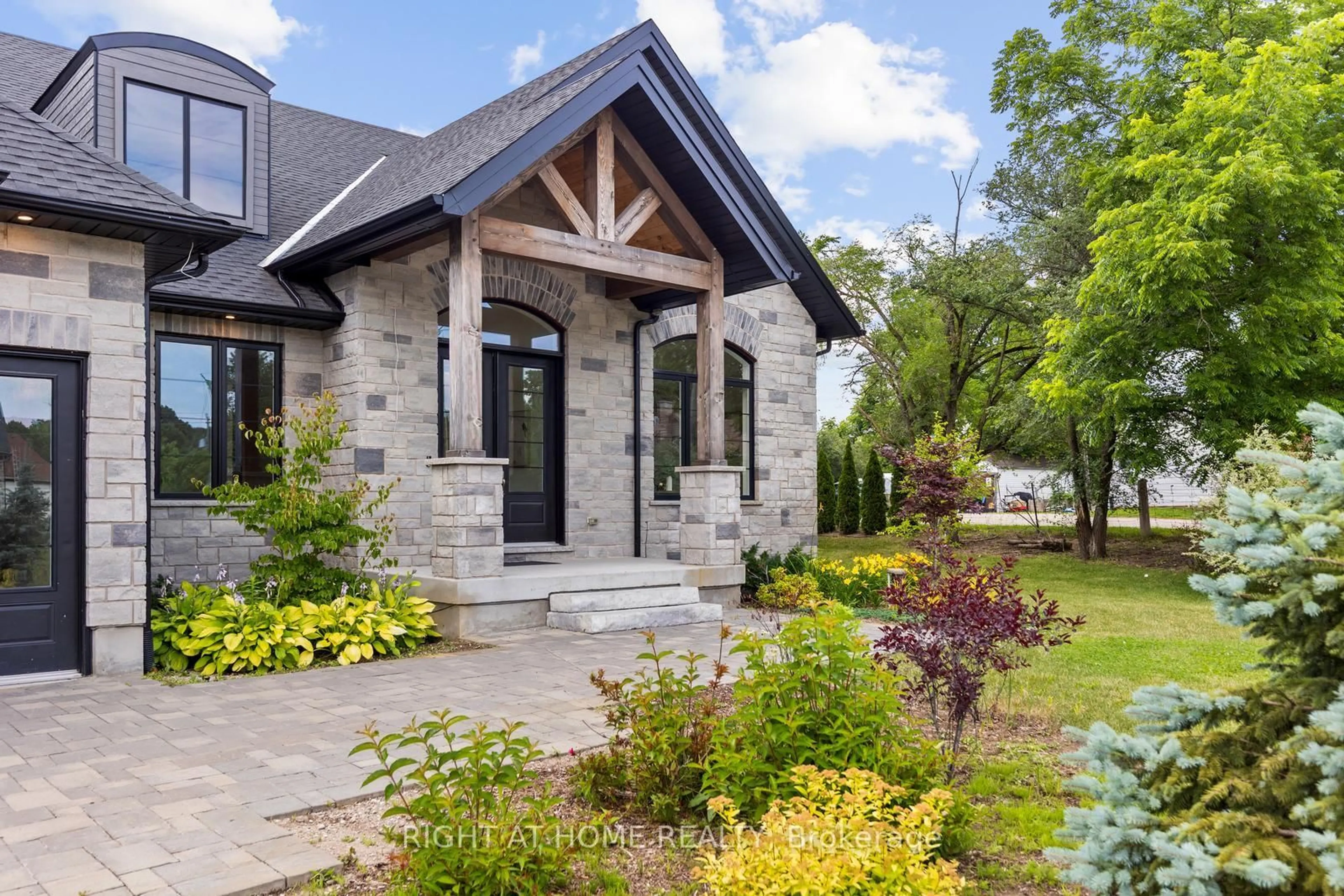 Home with brick exterior material, street for 11 Whitcombe Way, Puslinch Ontario N0B 2C0