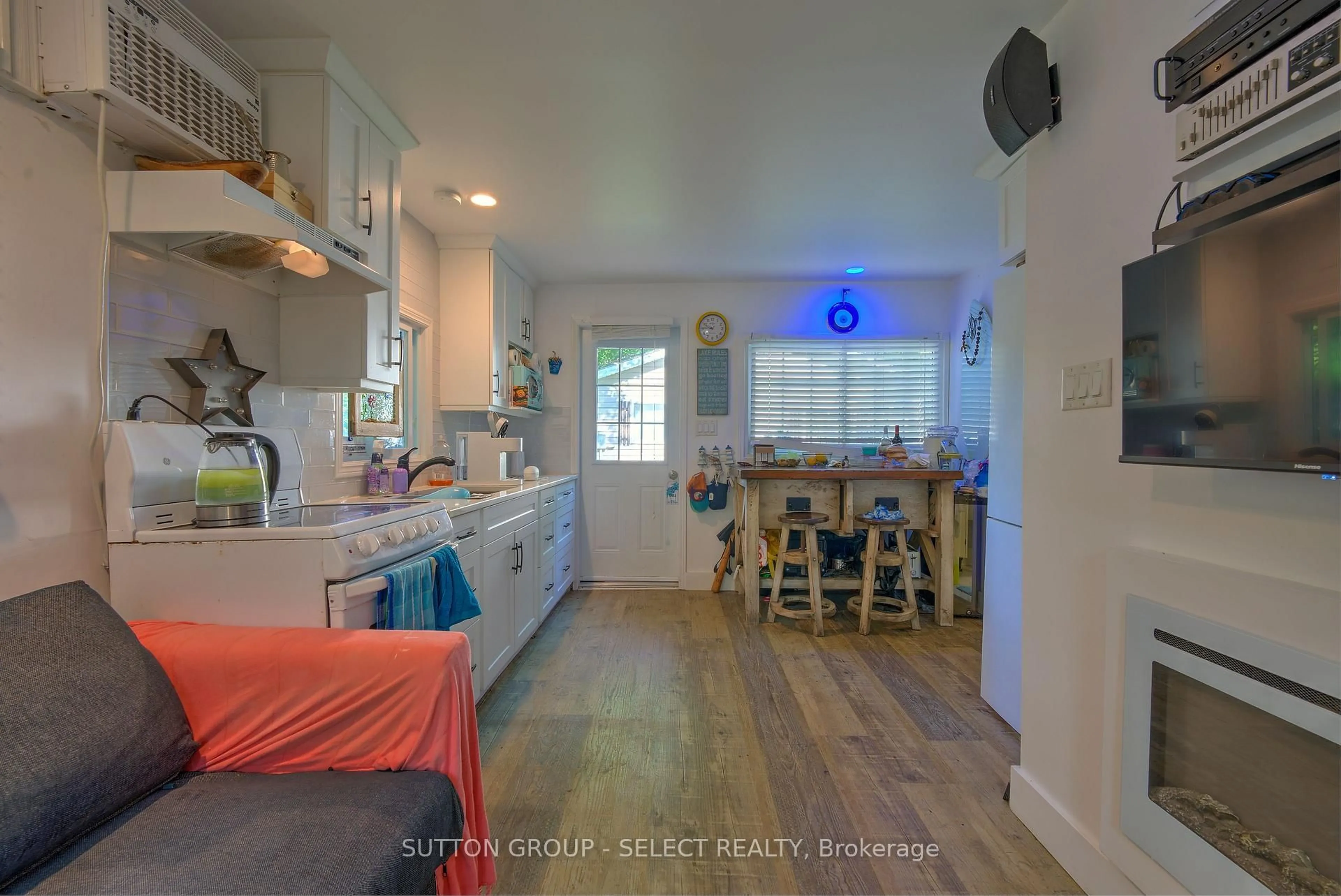 Standard kitchen, ceramic/tile floor for 11 ANTIGUA Lane, Bluewater Ontario N0M 1N0