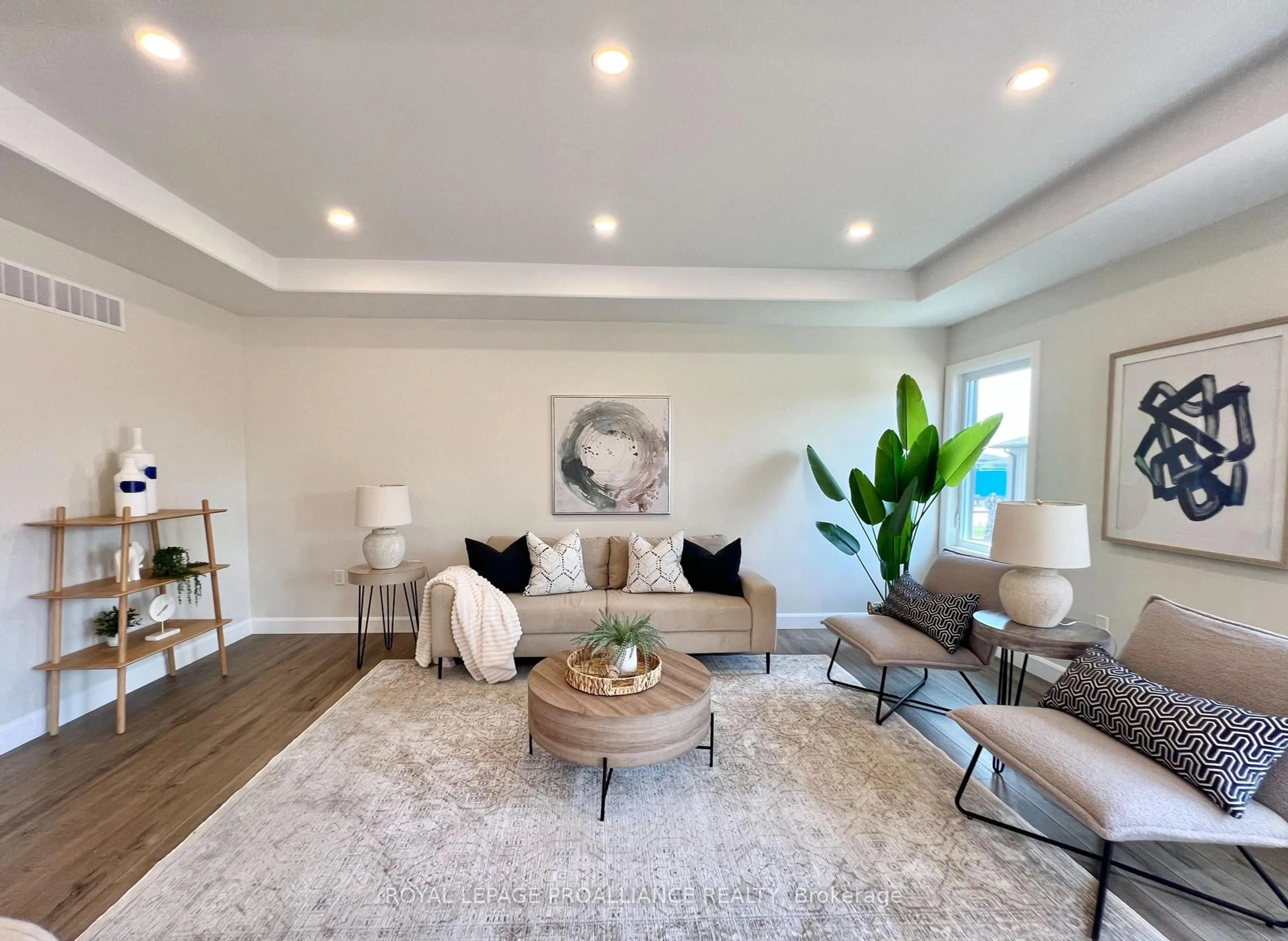 Living room with furniture, unknown for 6 Horton Crt, Belleville Ontario K8P 0H3