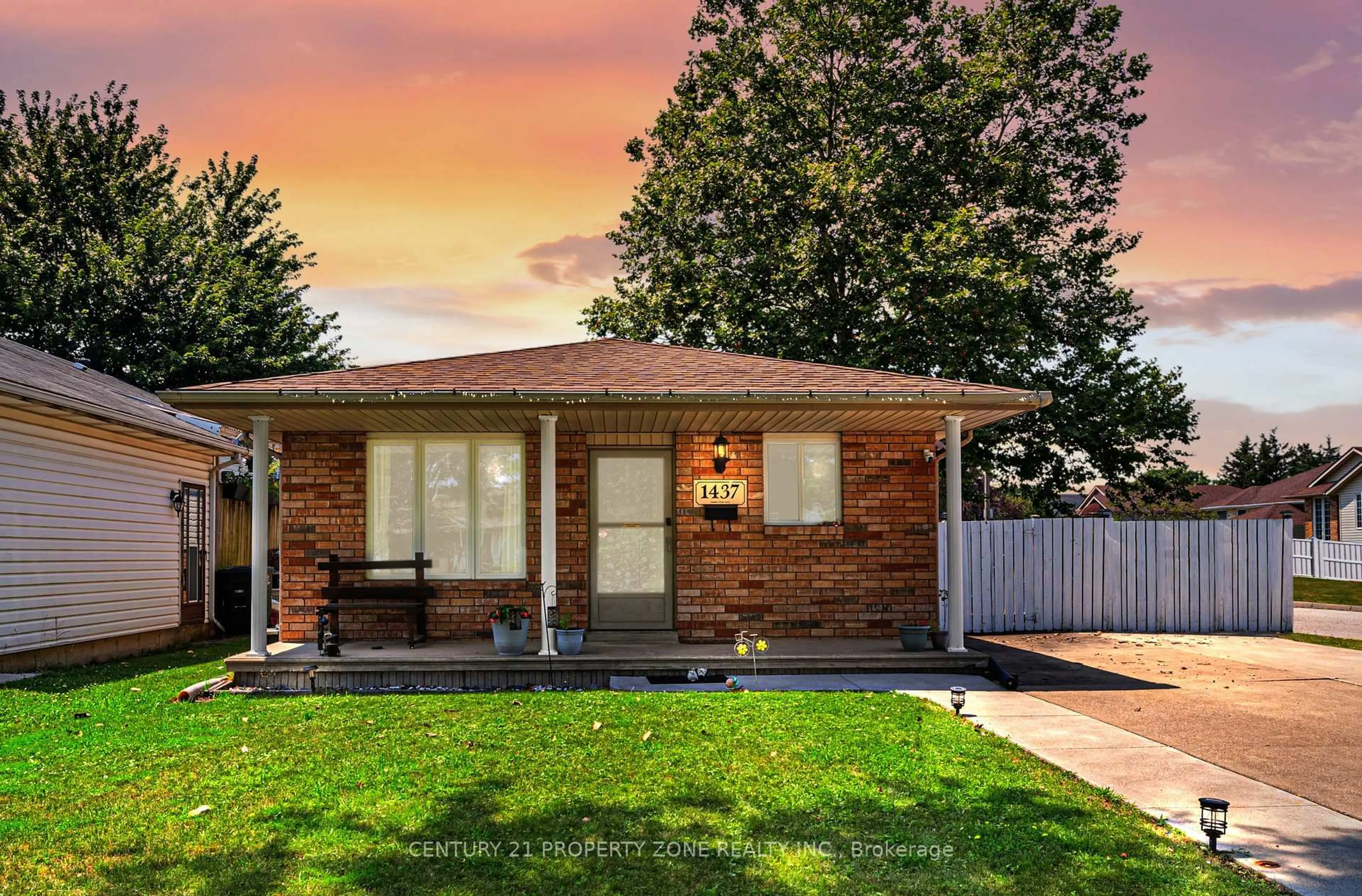 Home with brick exterior material, street for 1437 Hansen Cres, Windsor Ontario N8W 5P4