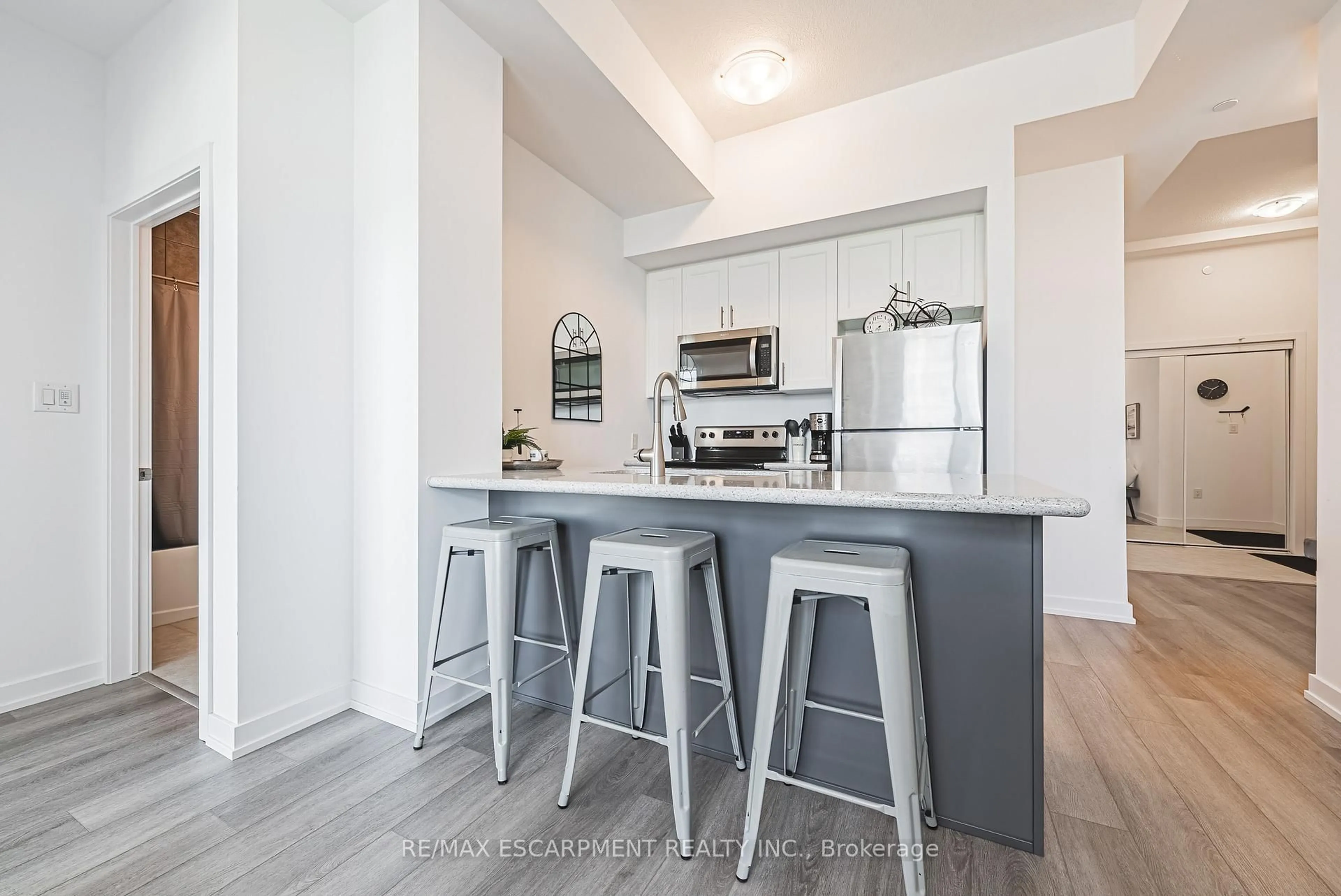 Open concept kitchen, unknown for 460 Dundas St #505, Hamilton Ontario L8B 2A5