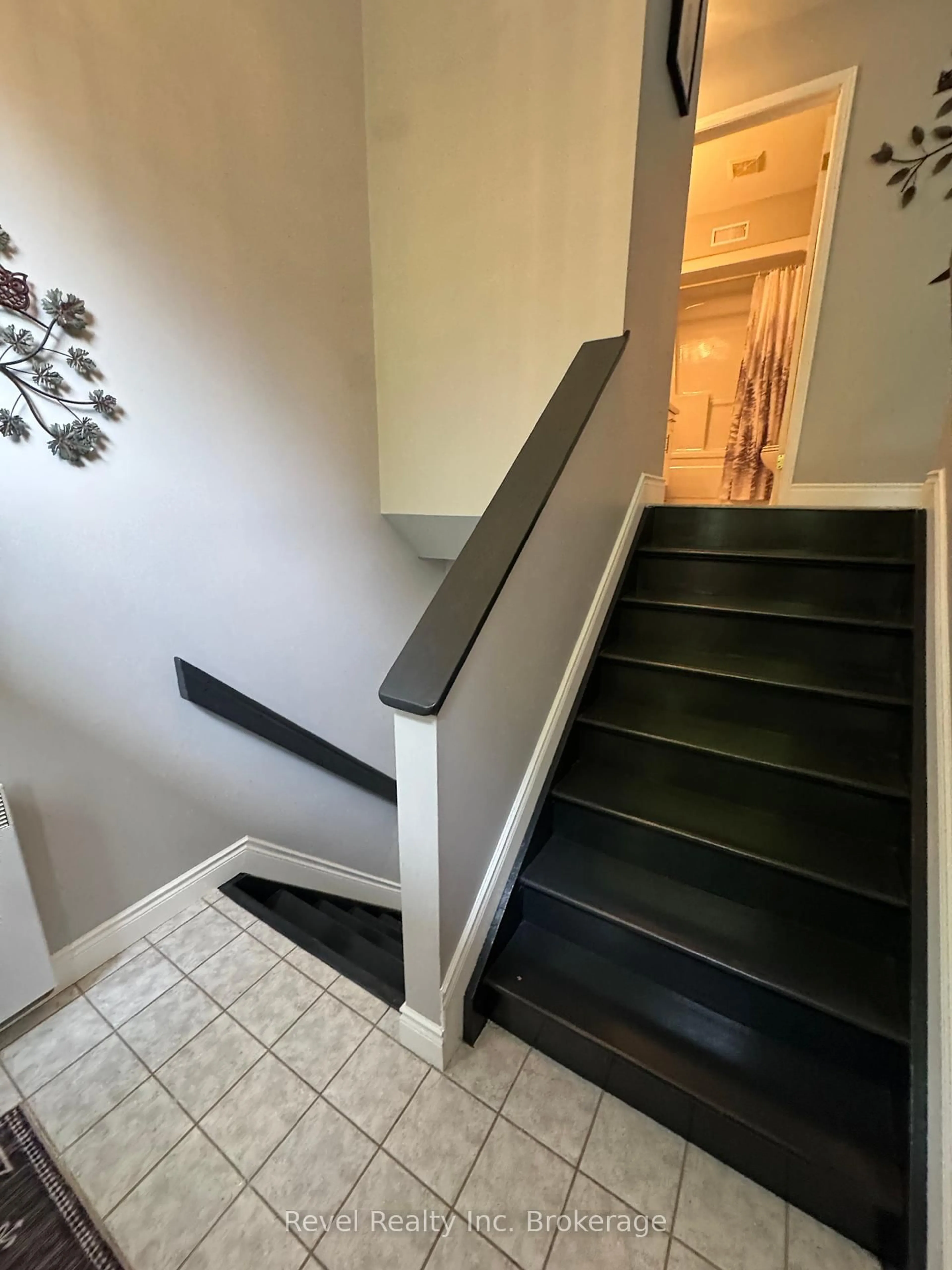 Stairs for 3221 Highway 17, Papineau-Cameron Ontario P0H 1V0