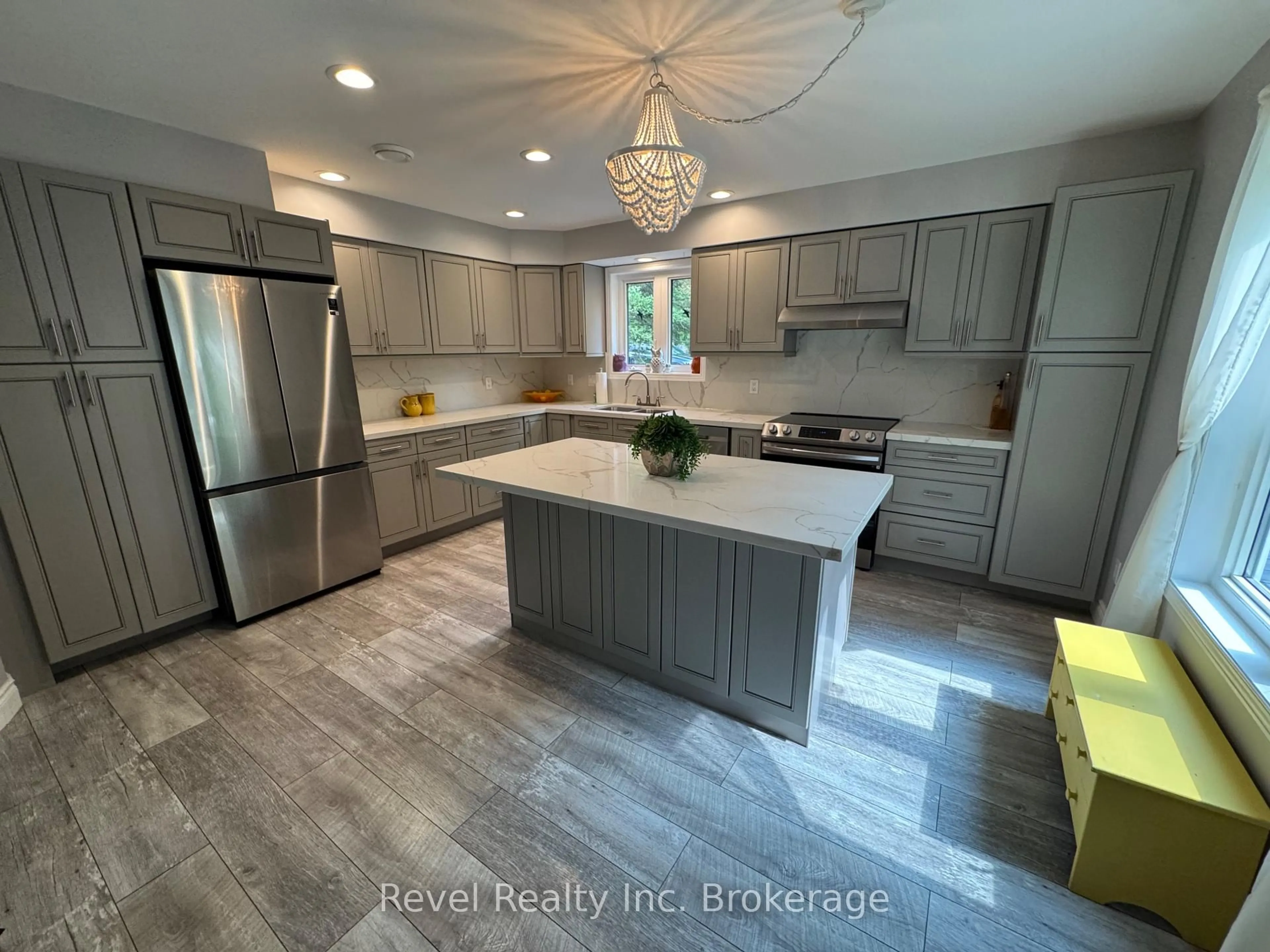 Open concept kitchen, unknown for 3221 Highway 17, Papineau-Cameron Ontario P0H 1V0