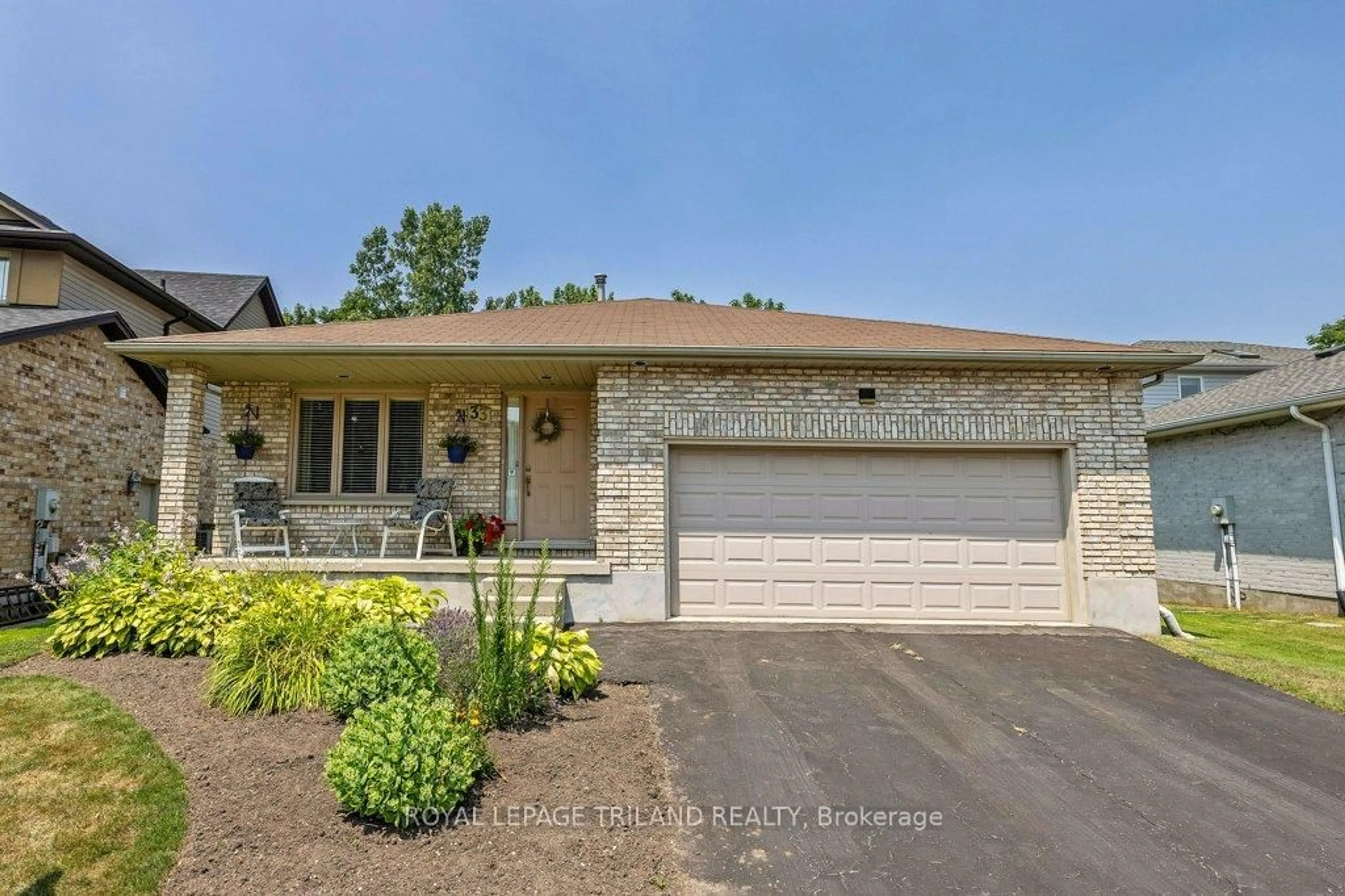 Home with brick exterior material, street for 33 STONEYCREEK Cres, London North Ontario N5X 3X4